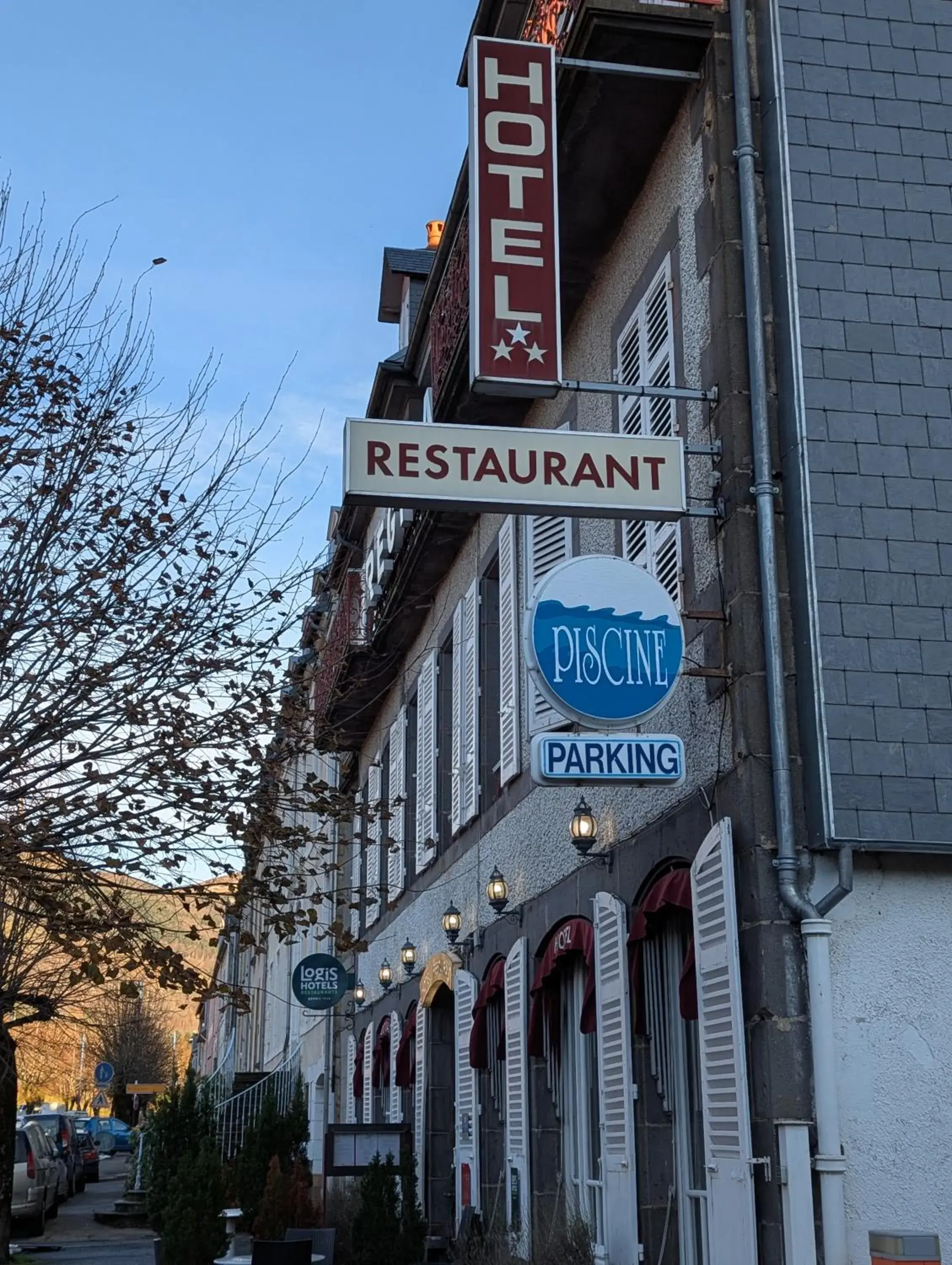 Property building in Logis Hôtel Regina Property building in Logis Hôtel Regina