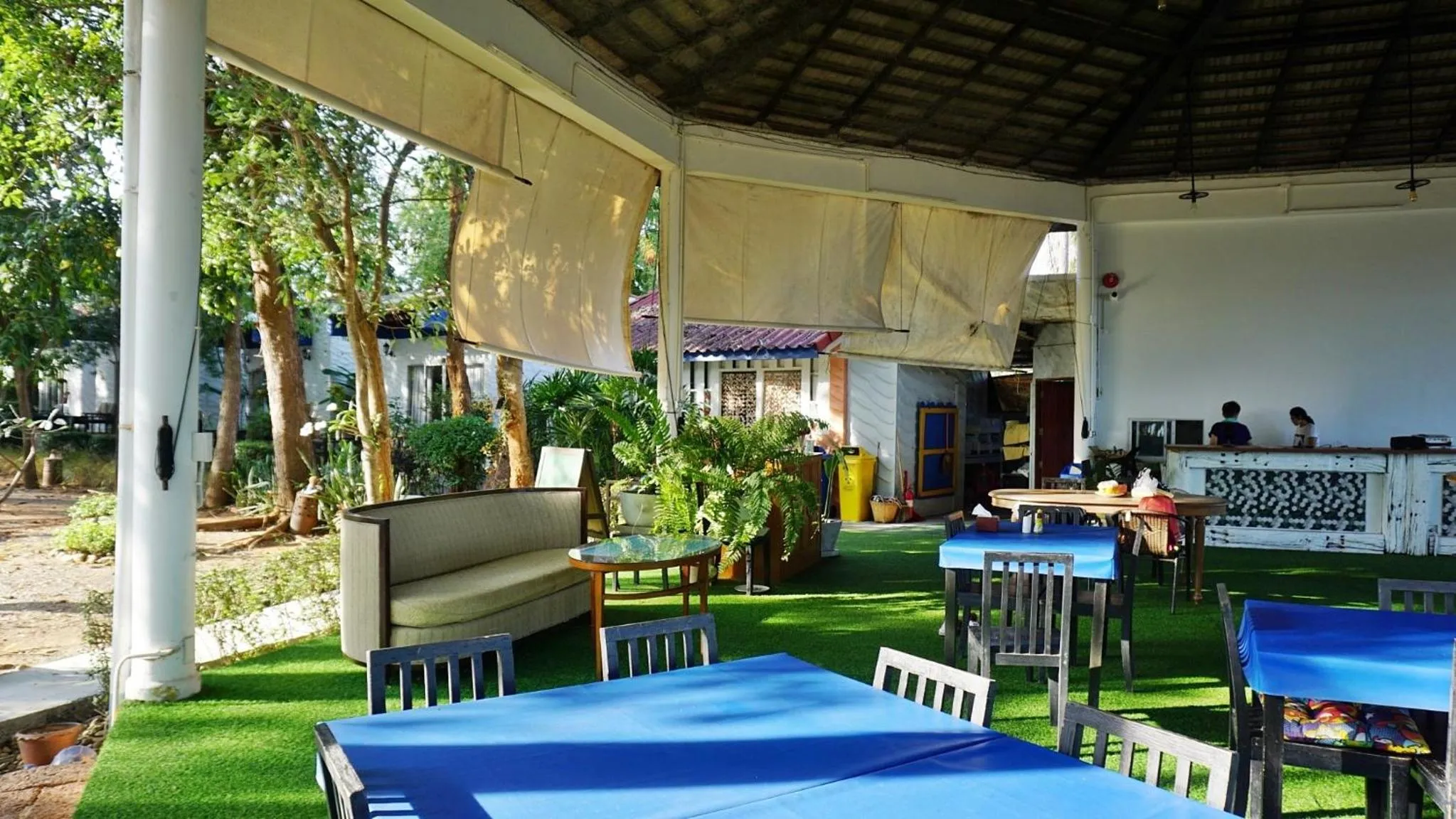 Restaurant/places to eat in Kalamona Seaview