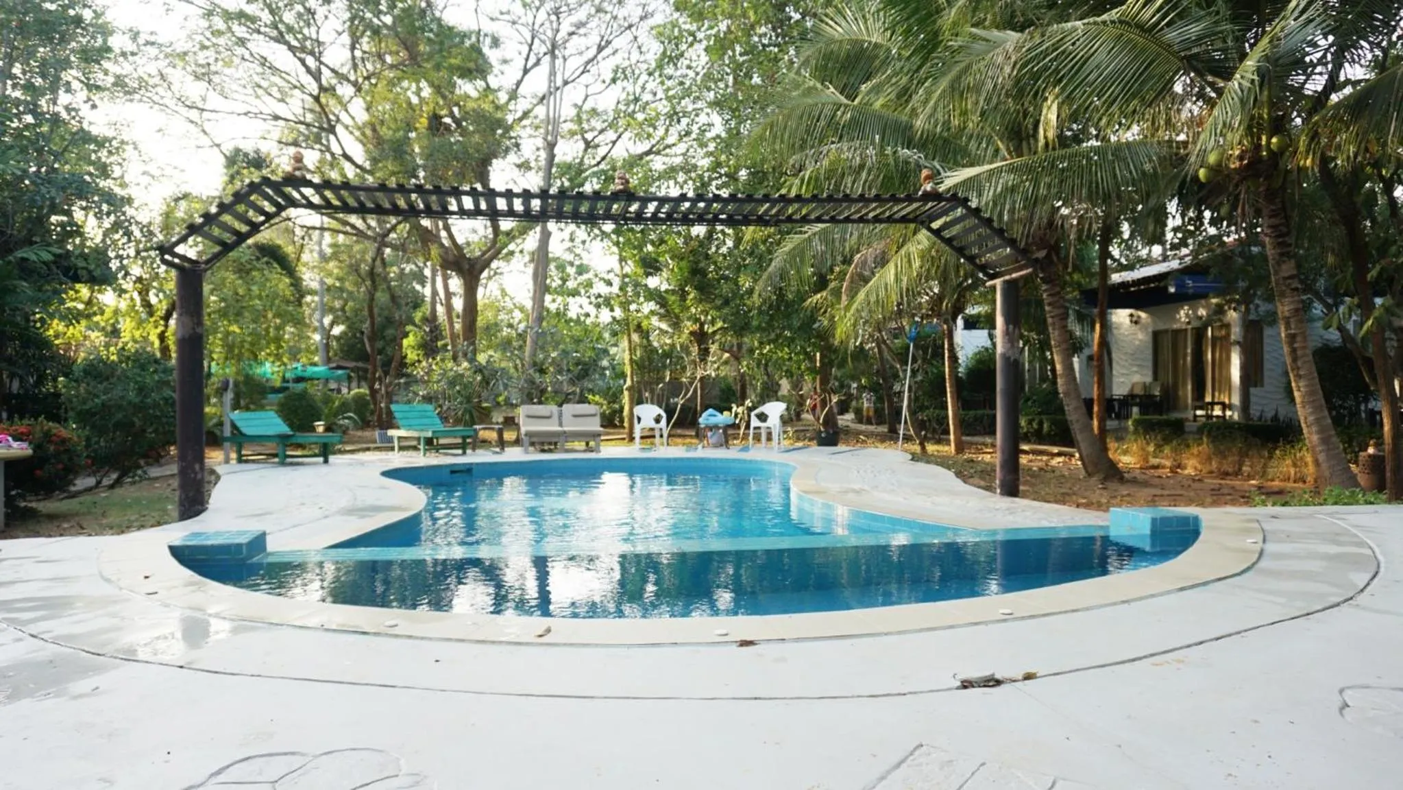 Pool view in Kalamona Seaview
