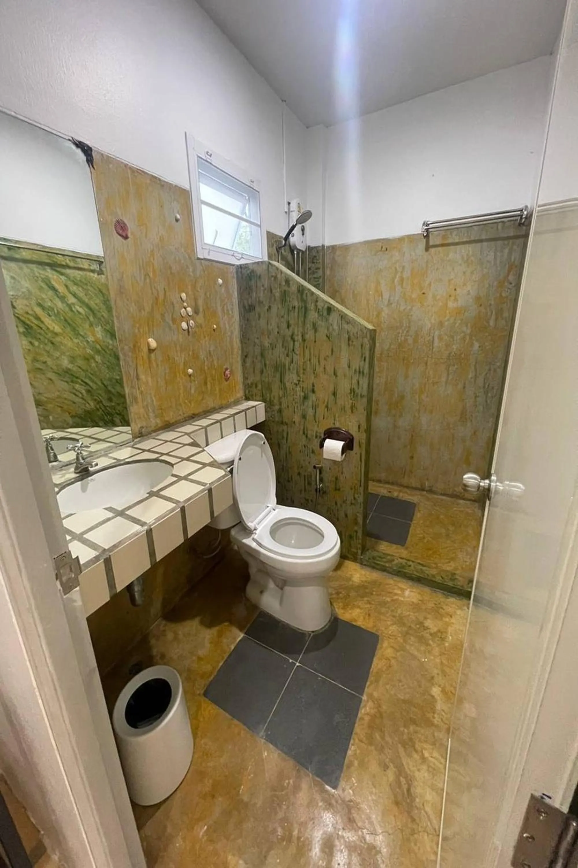 Shower in Kalamona Seaview