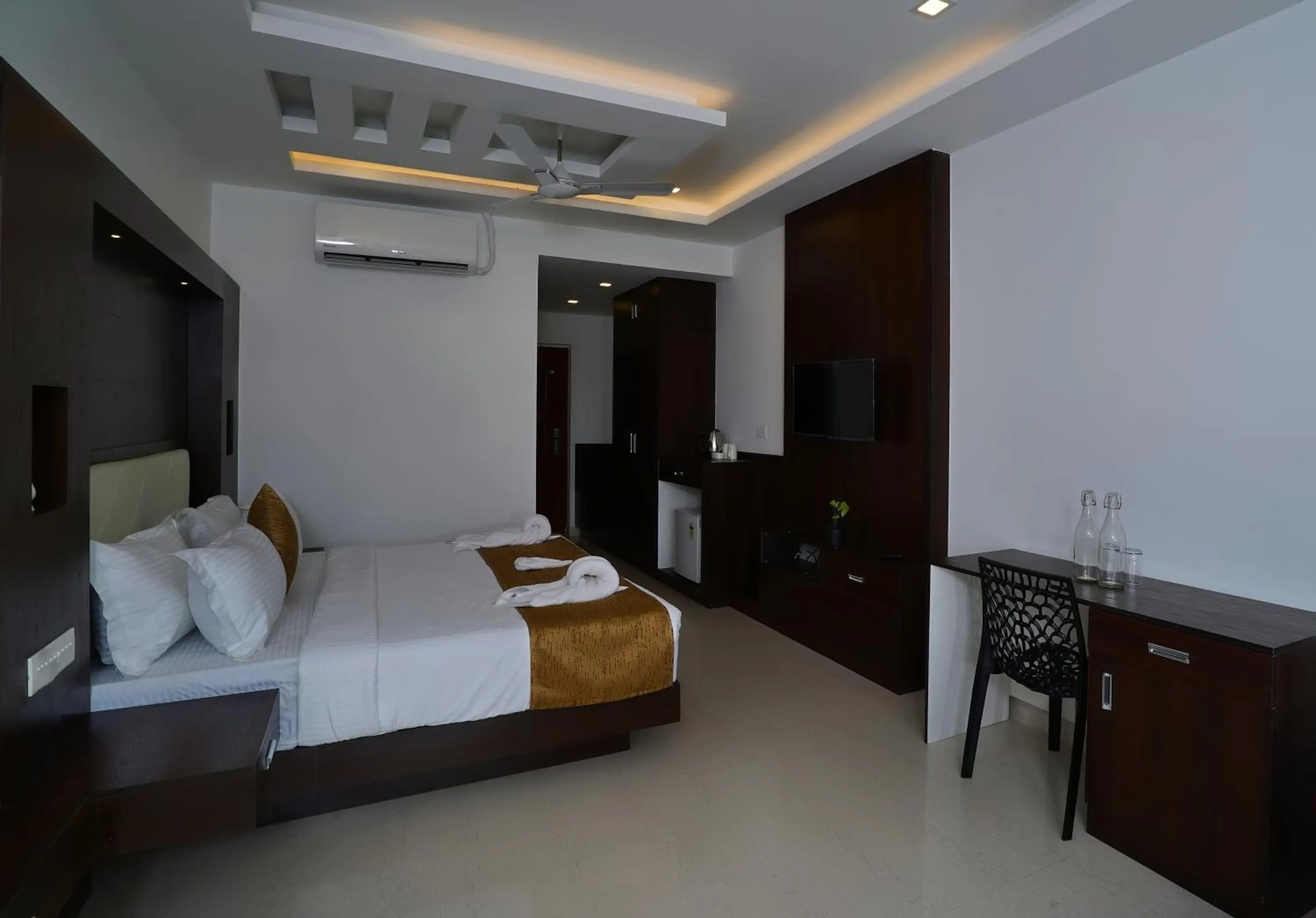 Bedroom, Bed in Moonline Resort