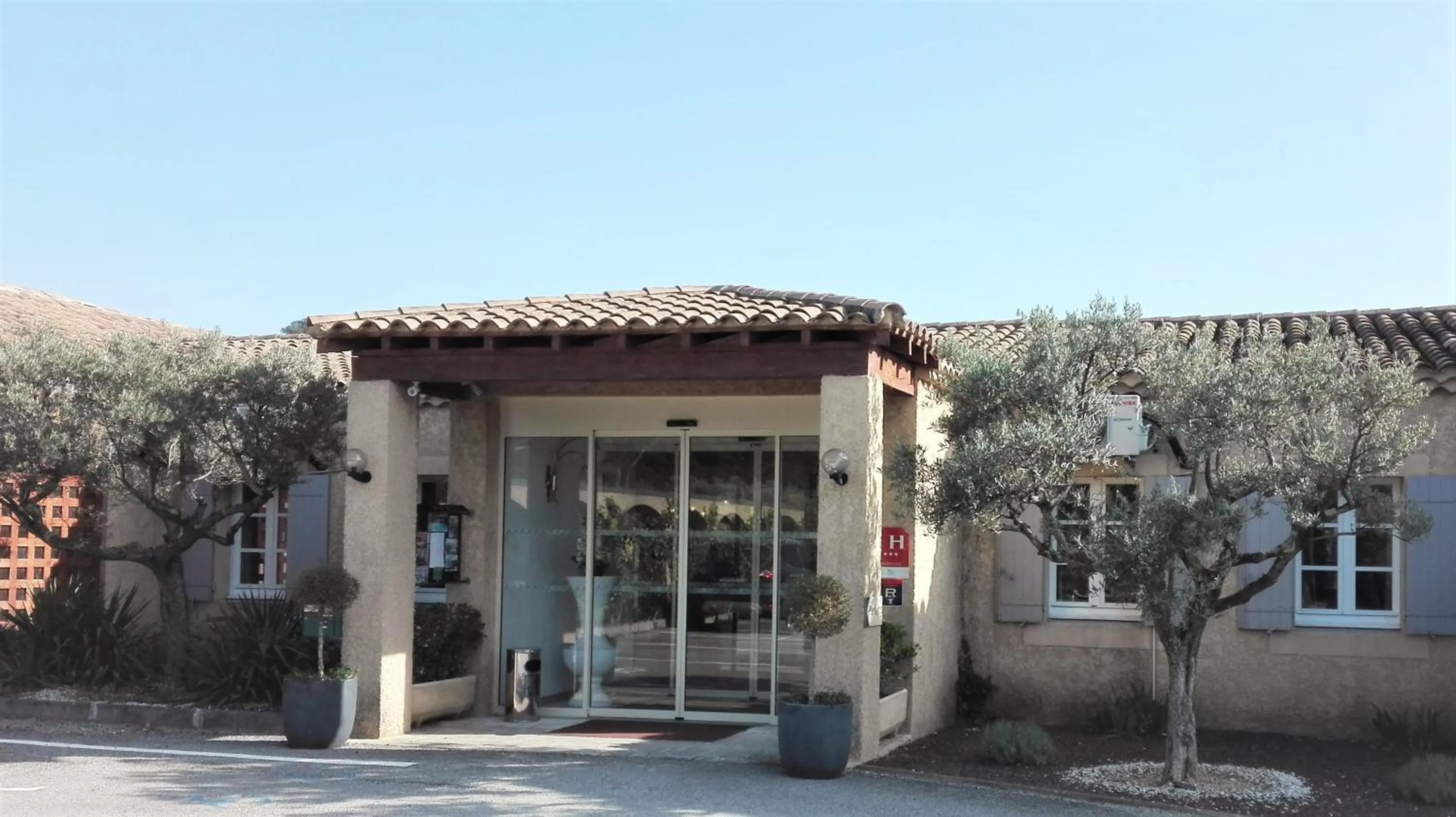 Property building in Logis Hôtel Fabian des Baux