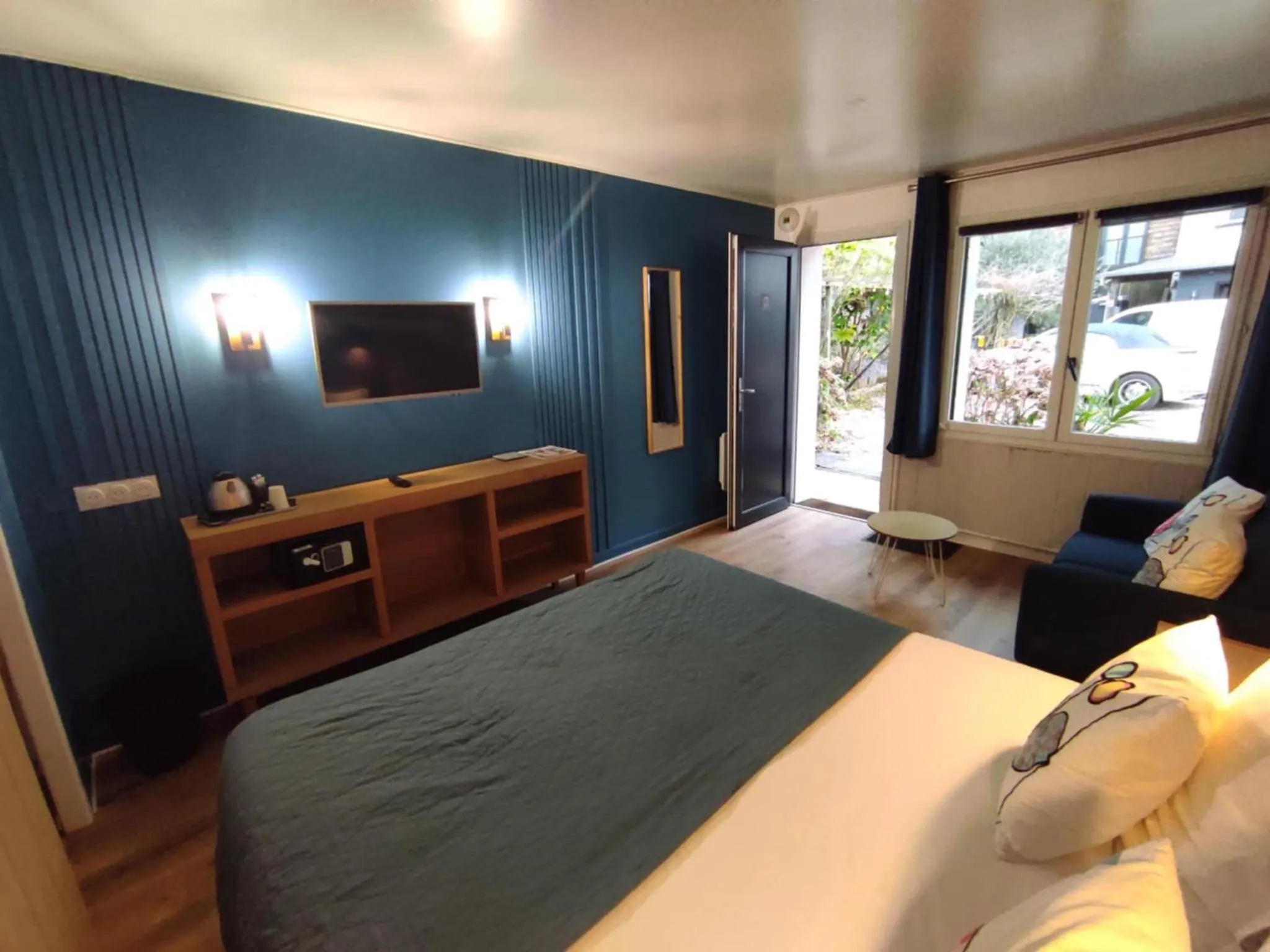 Bedroom, Bed in Hôtel Monet