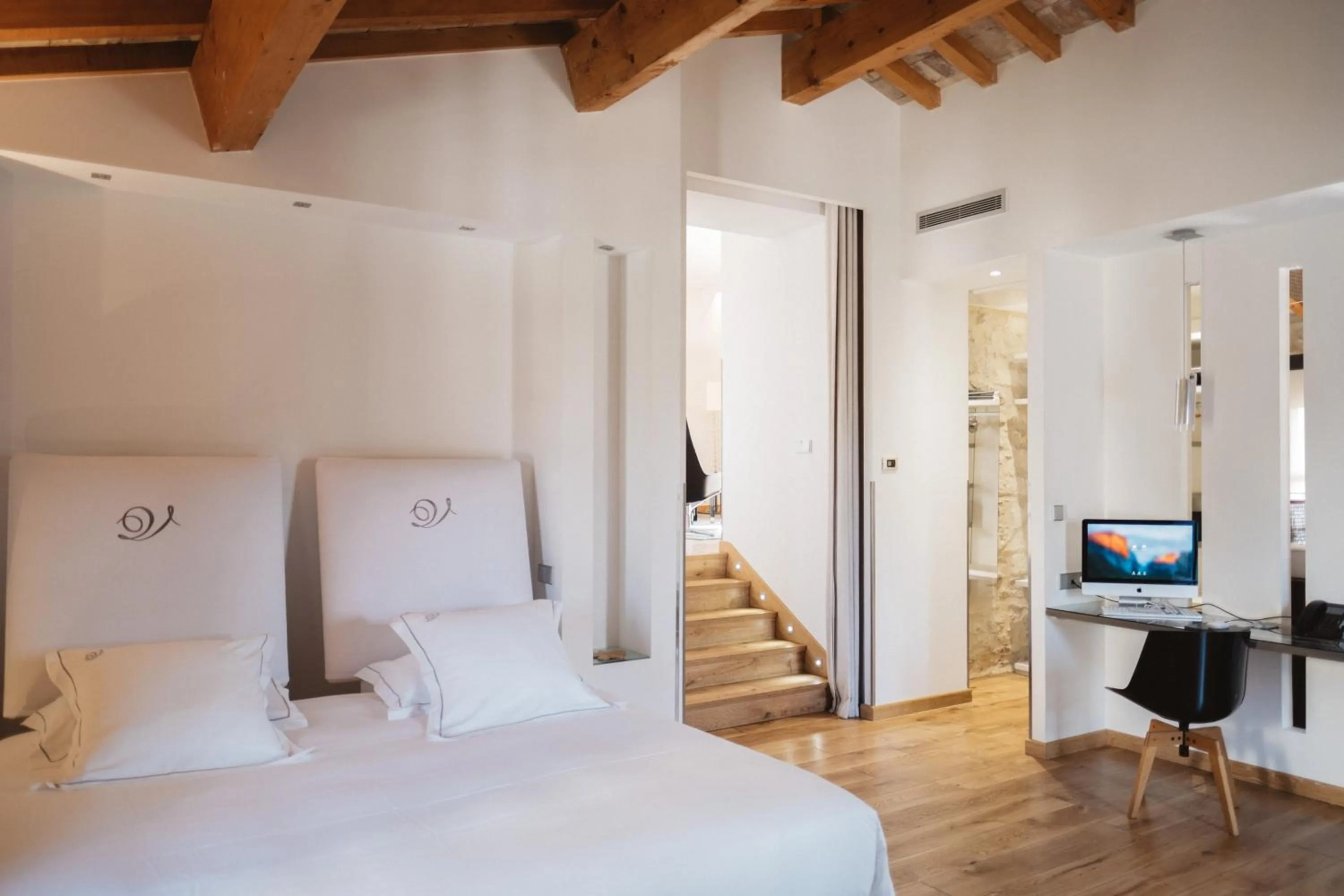 Bed in Domaine de Verchant & Spa - Relais & Châteaux