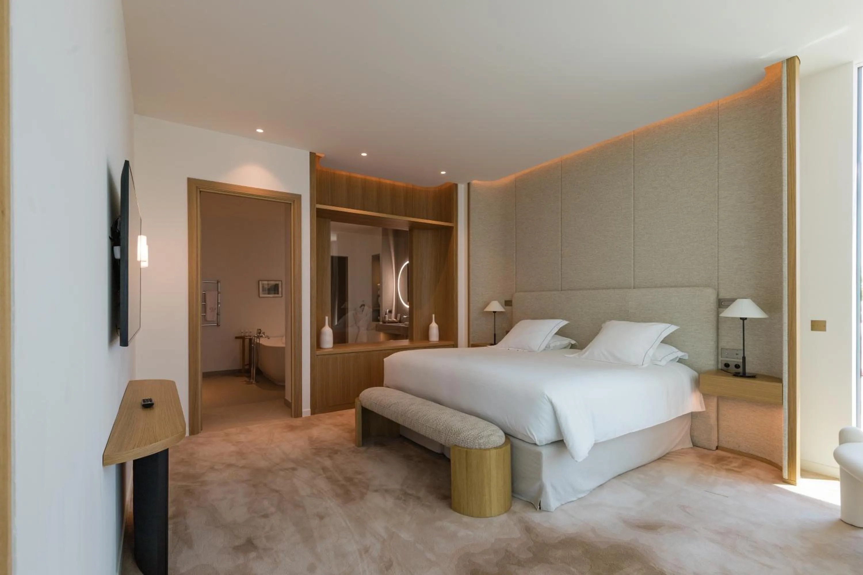 Bed in Domaine de Verchant & Spa - Relais & Châteaux