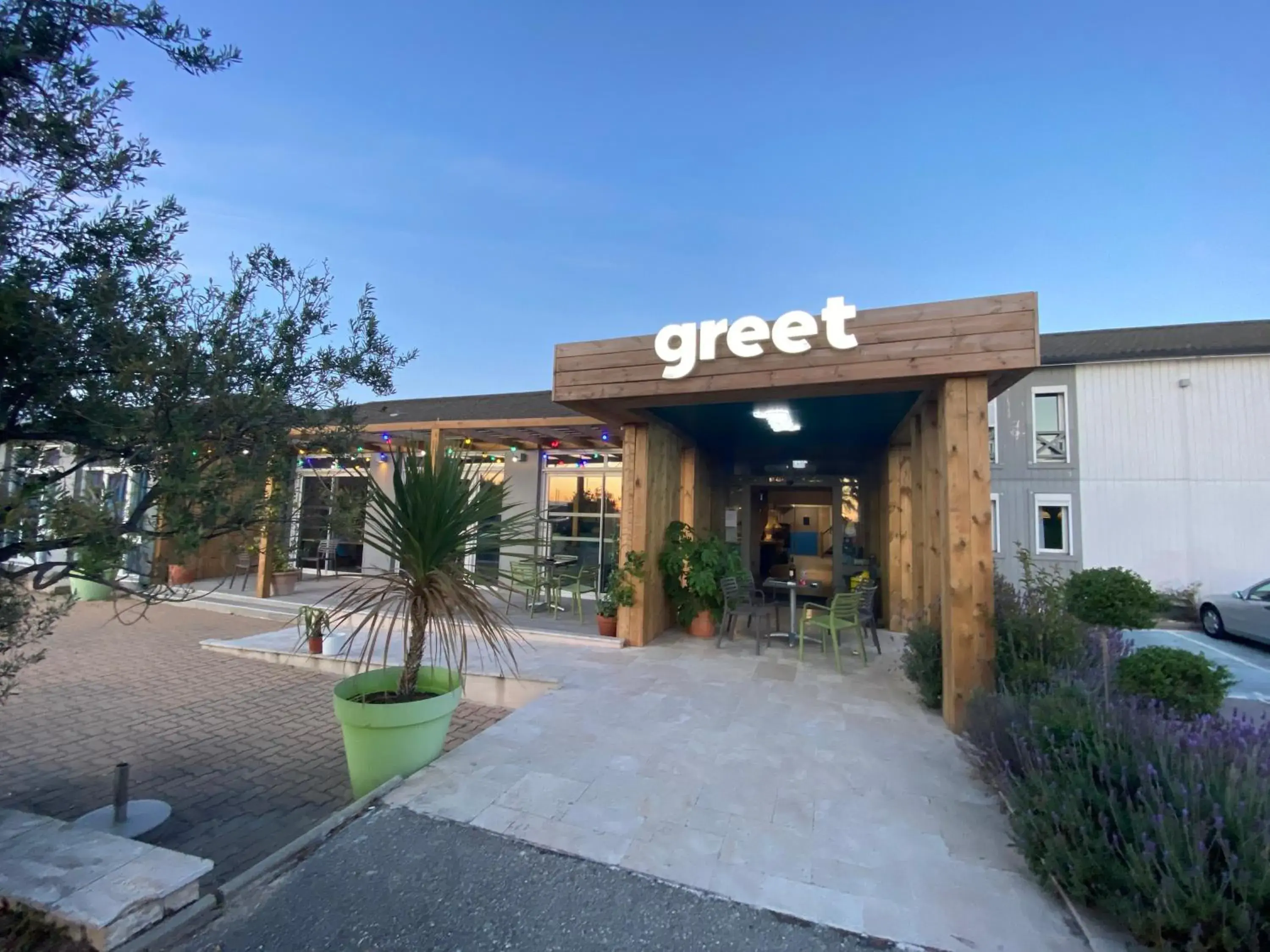 Facade/entrance in greet Hotel Marseille Provence Aéroport Facade/entrance in greet Hotel Marseille Provence Aéroport