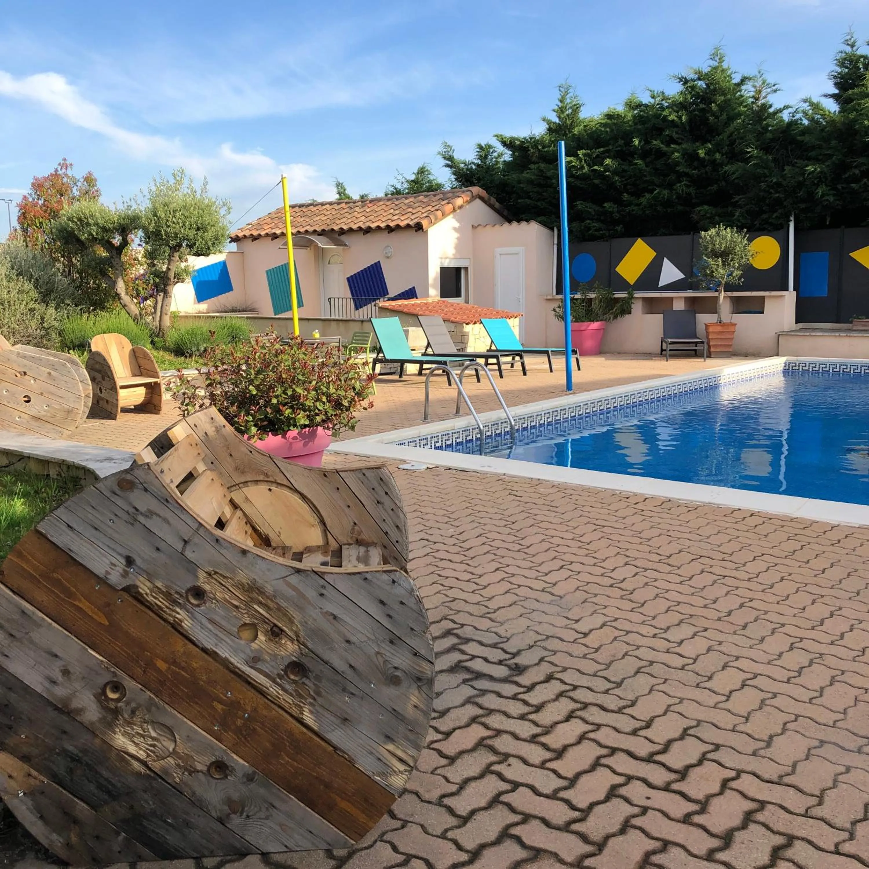 Swimming pool in greet Hotel Marseille Provence Aéroport