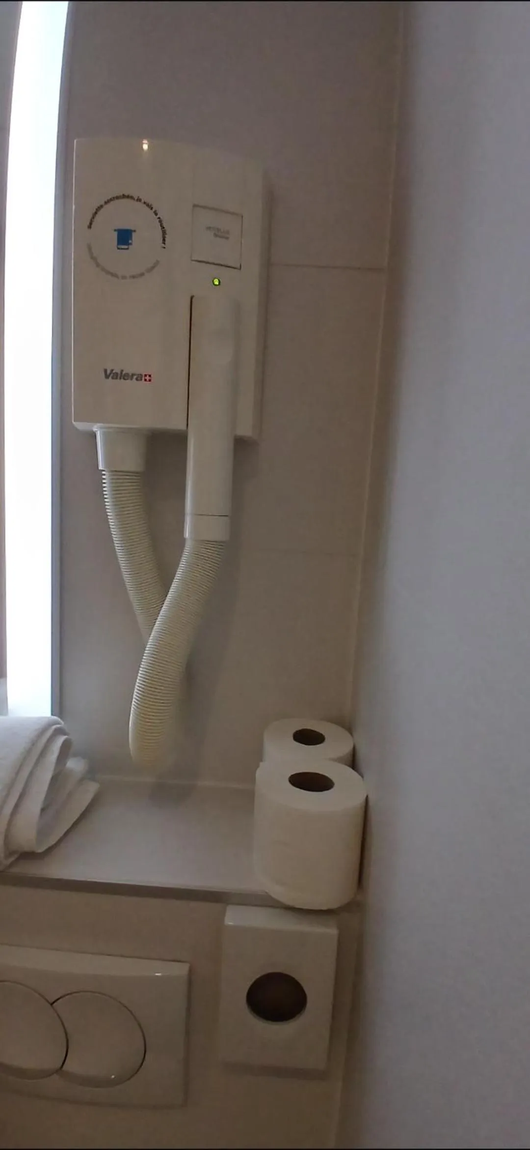 Bathroom in greet Hotel Marseille Provence Aéroport