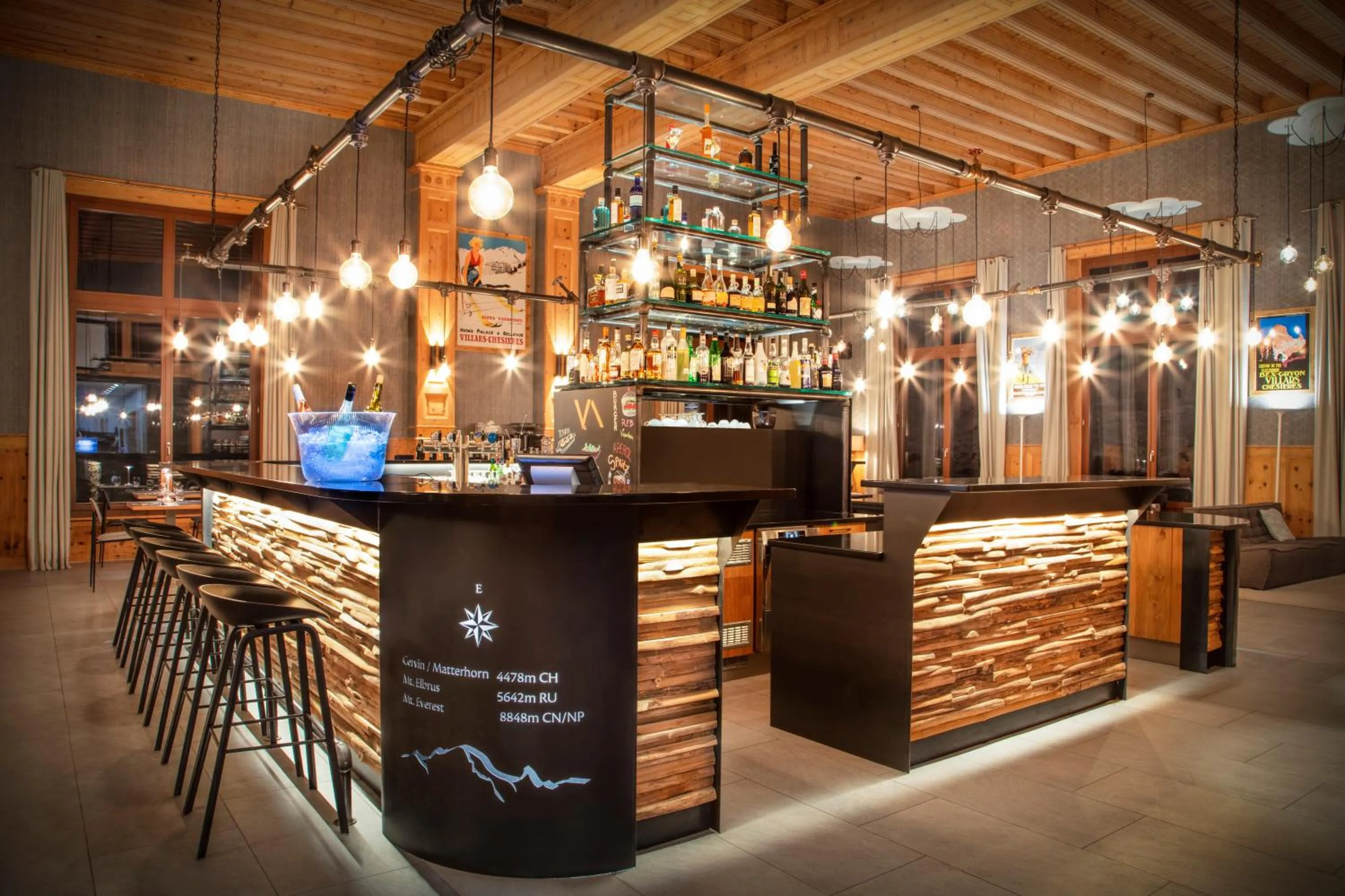 Communal lounge/ TV room in Villars Lodge