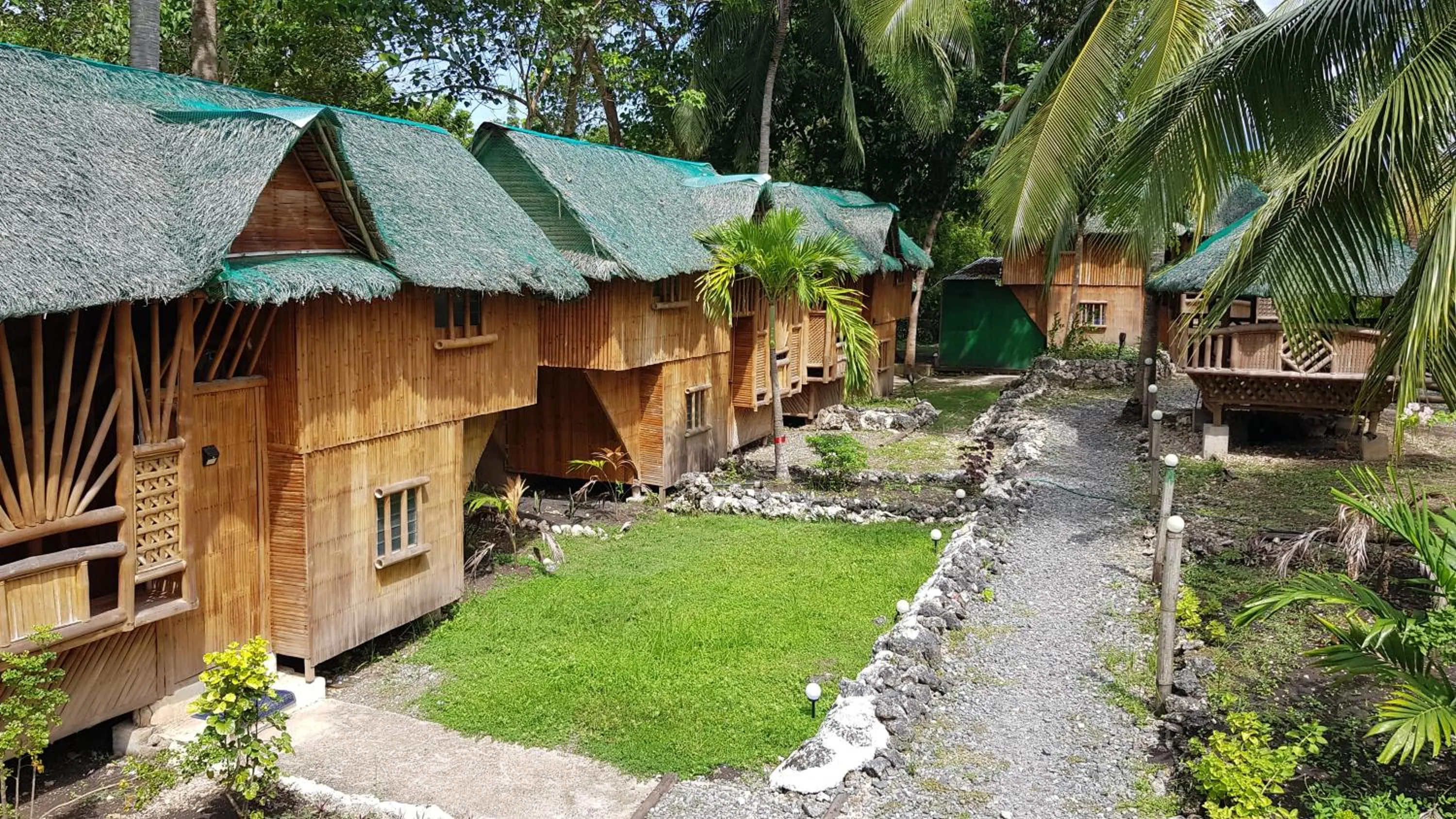 Nirvana Bamboo & Dive resort