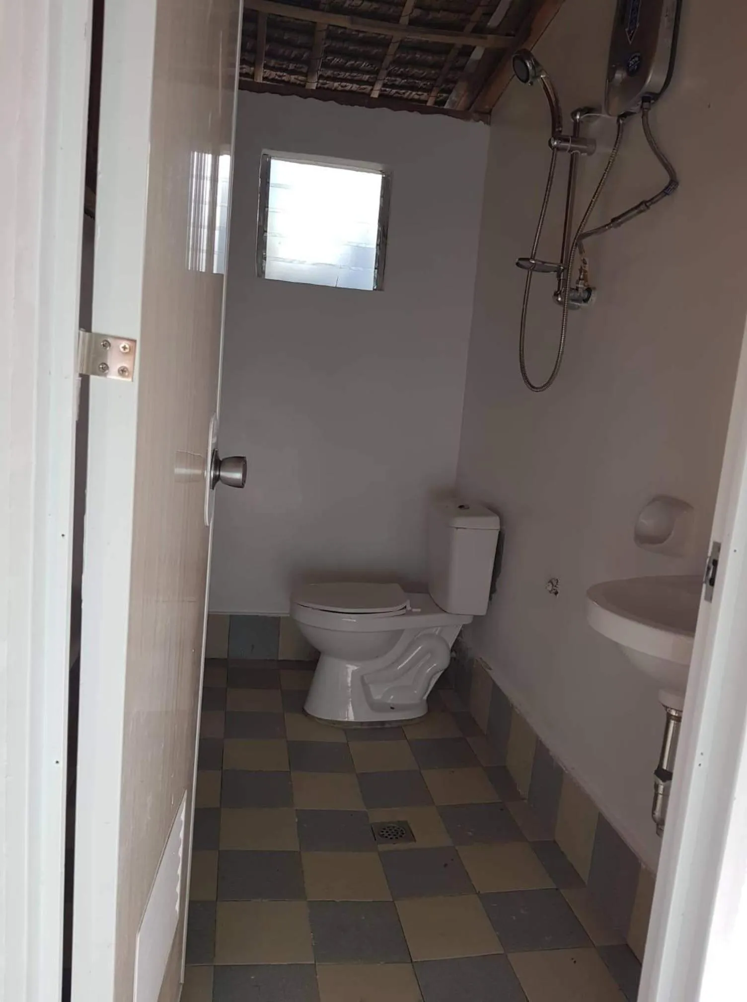 Nirvana Bamboo & Dive resort