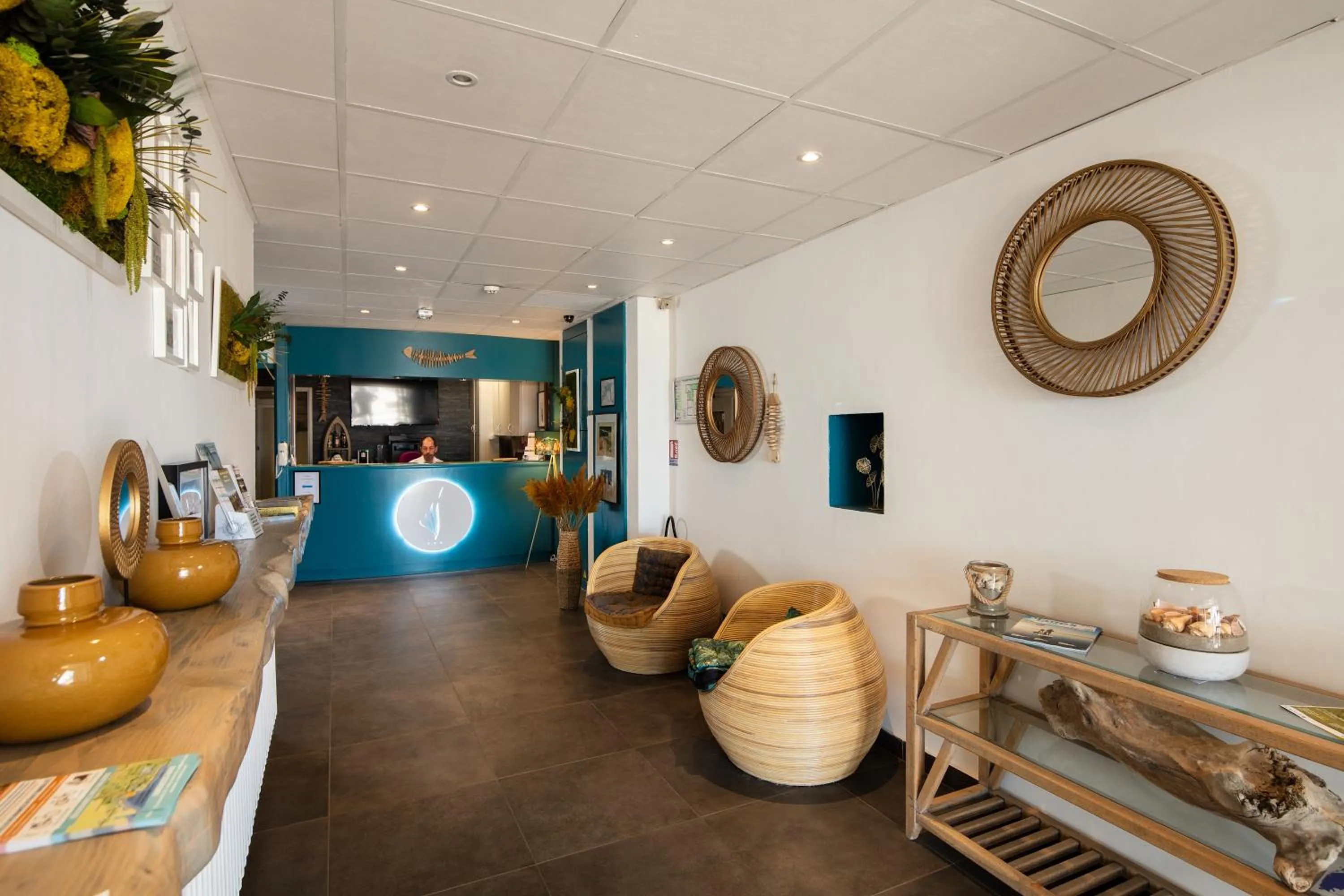 Lobby or reception in Hôtel Restaurant Splendid Camargue