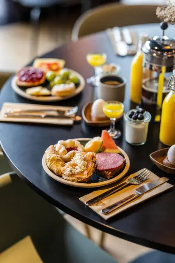 Breakfast in Peak 12 Hotel Breakfast in Peak 12 Hotel