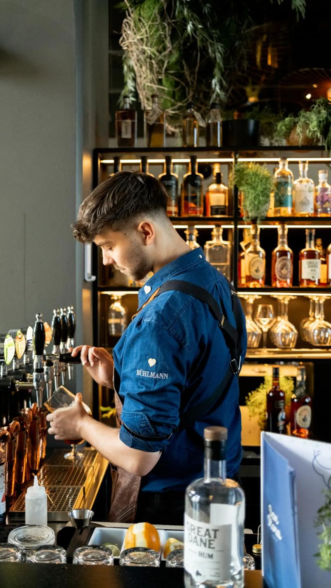 Lounge or bar in Peak 12 Hotel