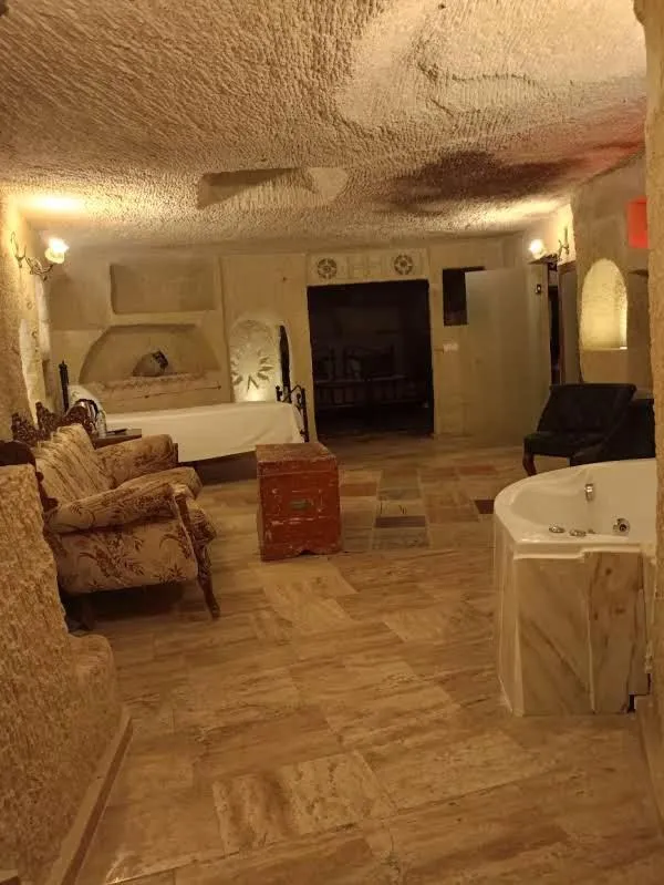 Bed in Heritage Cave Suites