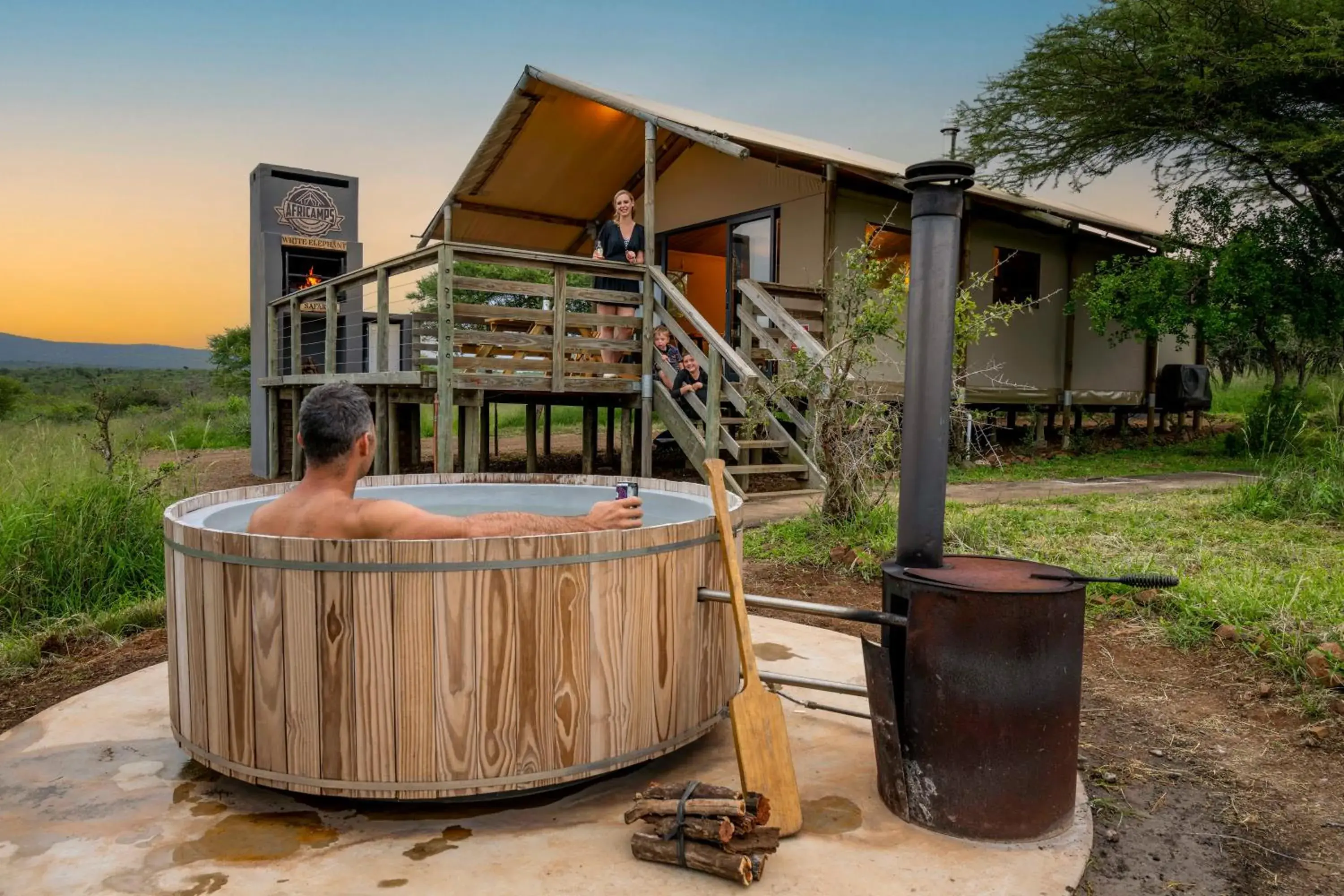 Classic tent (hot tub) in AfriCamps at White Elephant Safaris Classic tent (hot tub) in AfriCamps at White Elephant Safaris