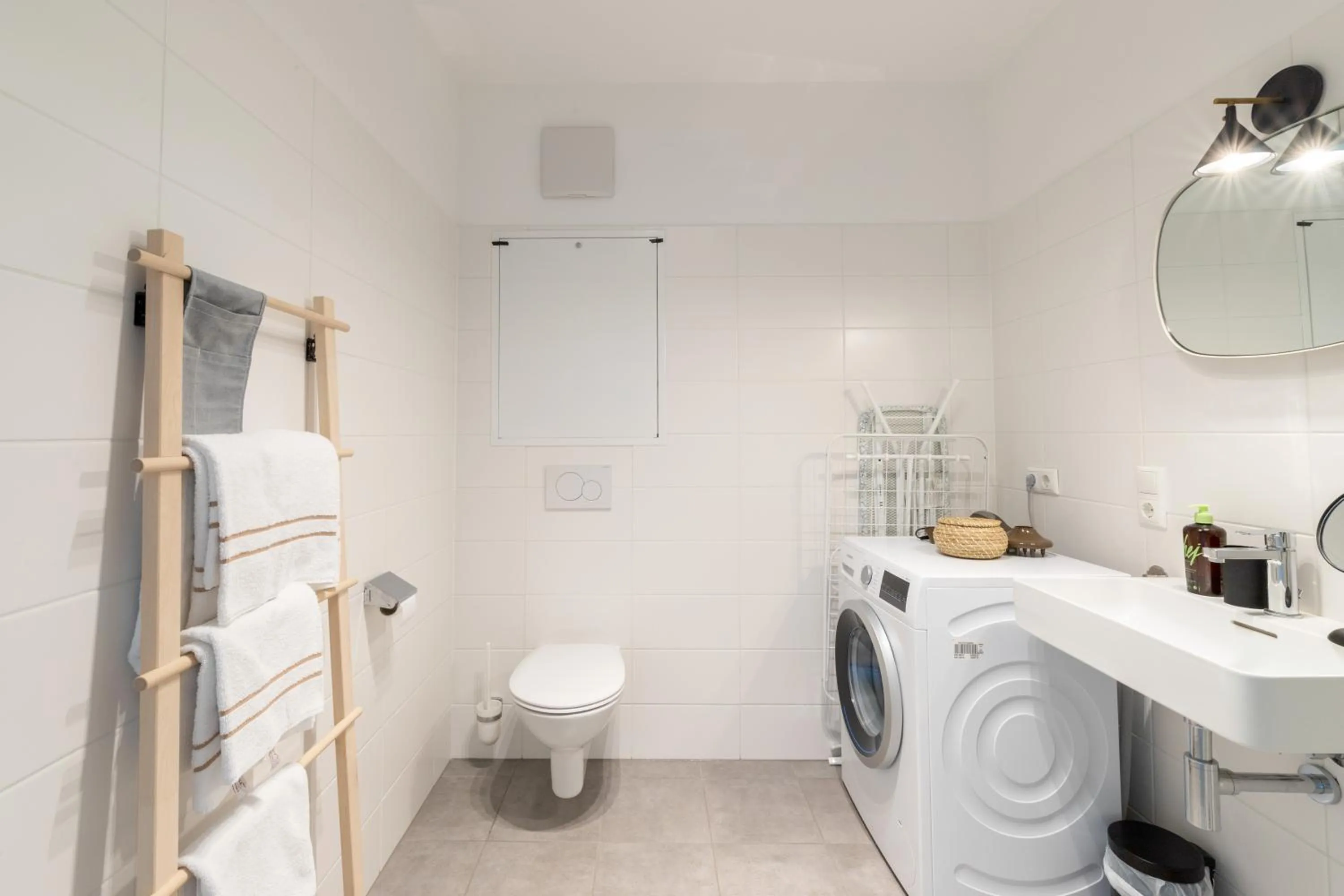 Shower in Limehome Linz Hopfengasse