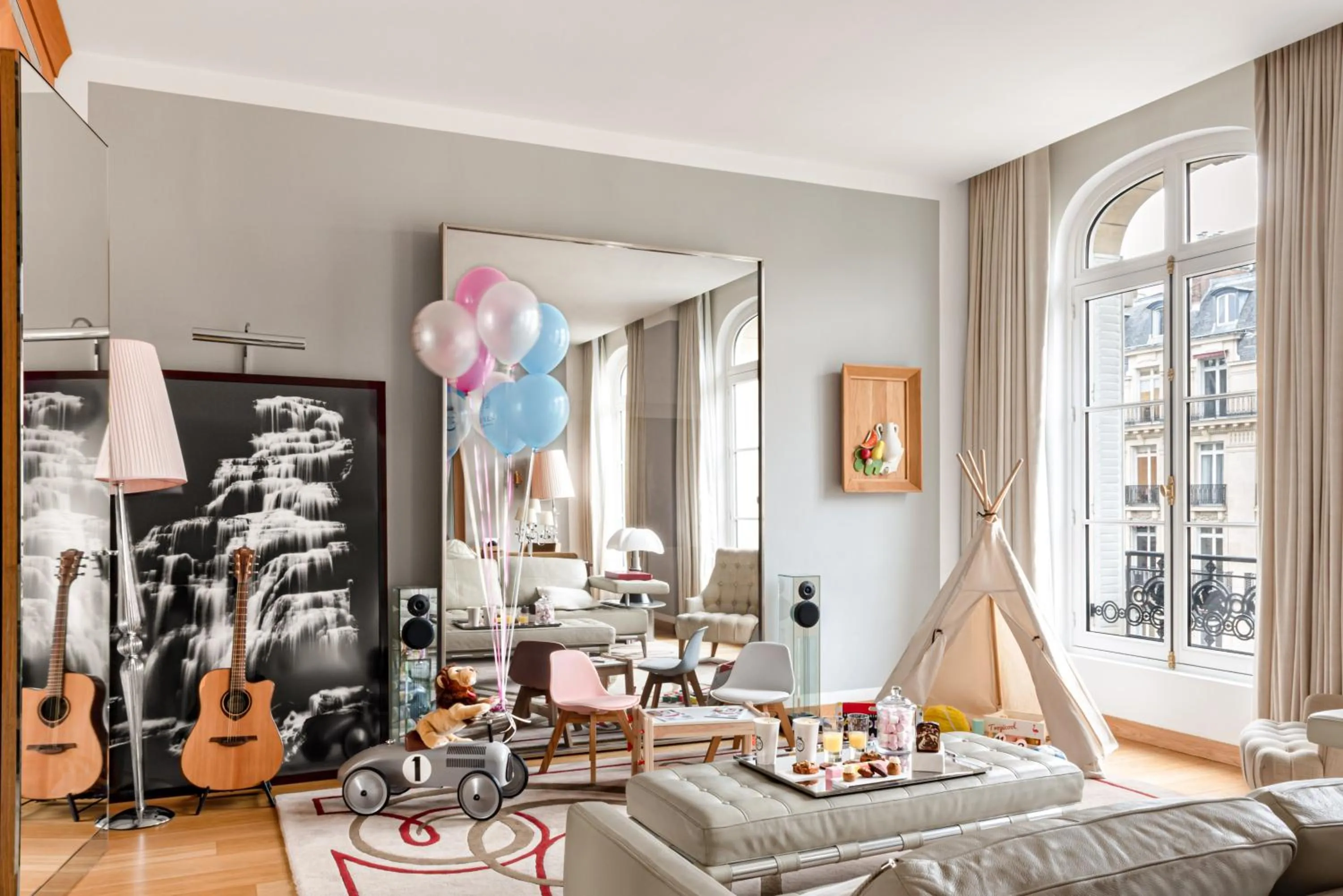 Family, Bed in Hôtel Le Royal Monceau Raffles Paris