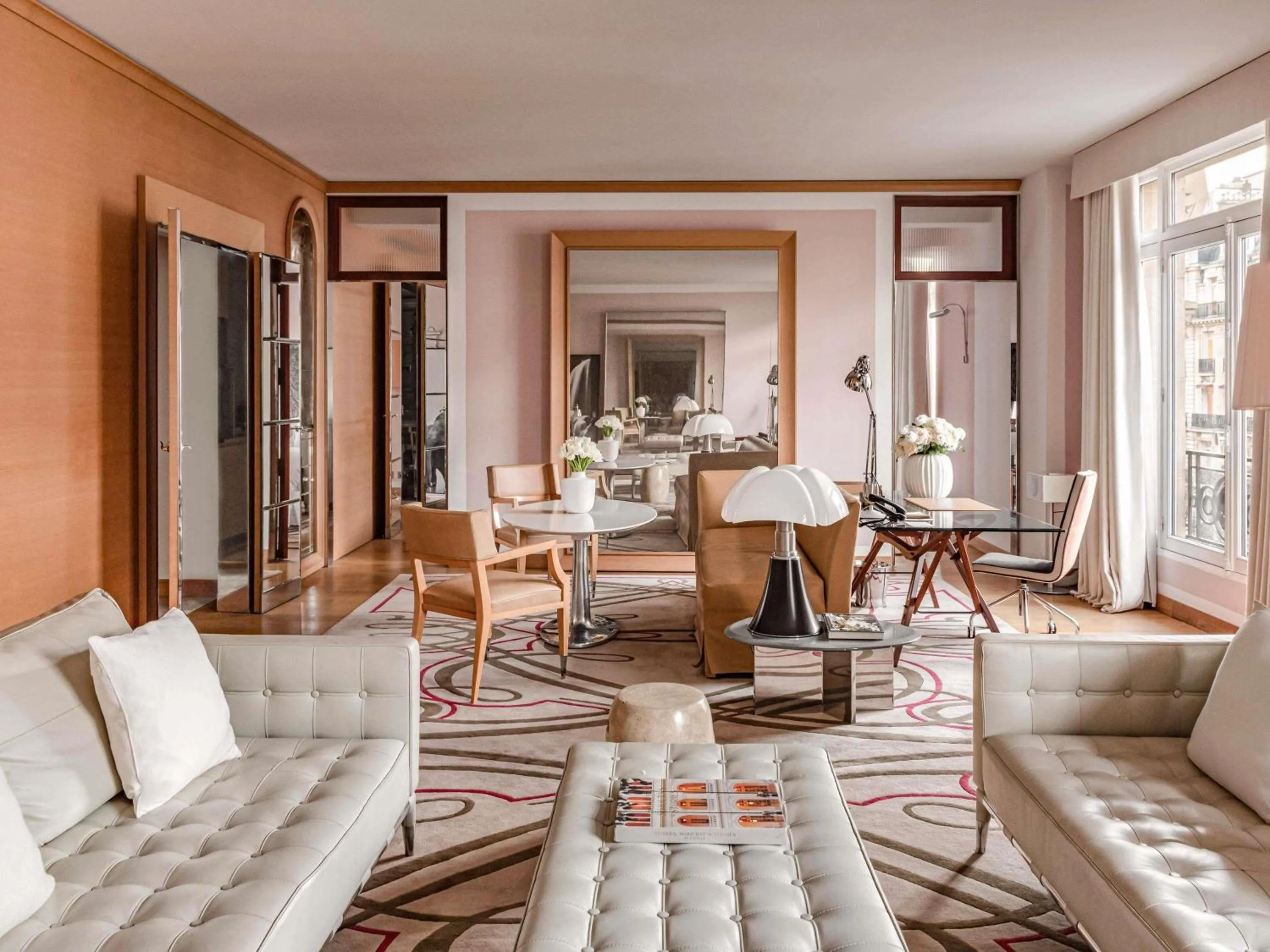 Bedroom in Hôtel Le Royal Monceau Raffles Paris