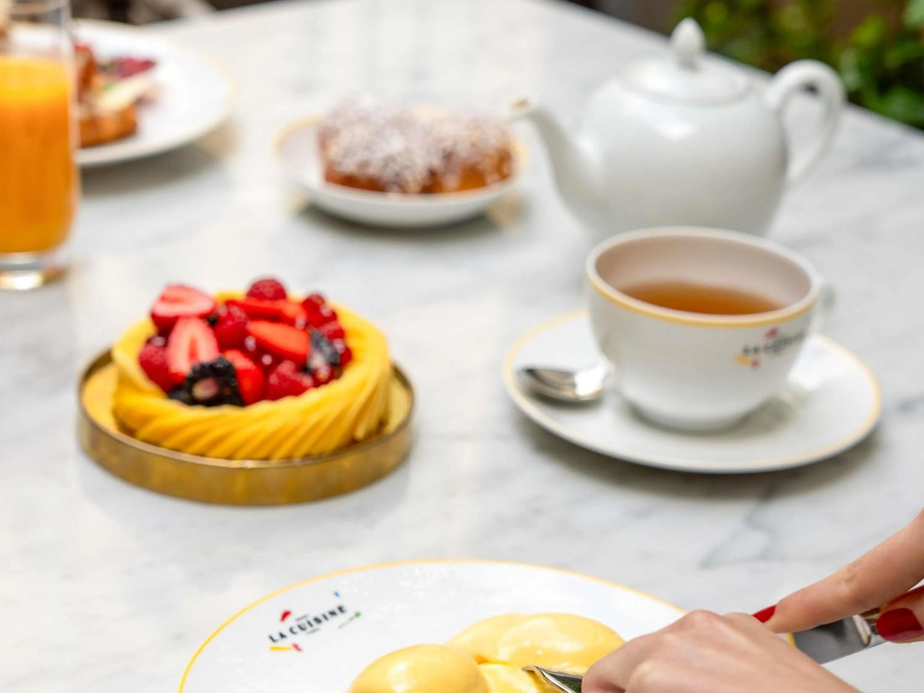 Breakfast in Hôtel Le Royal Monceau Raffles Paris