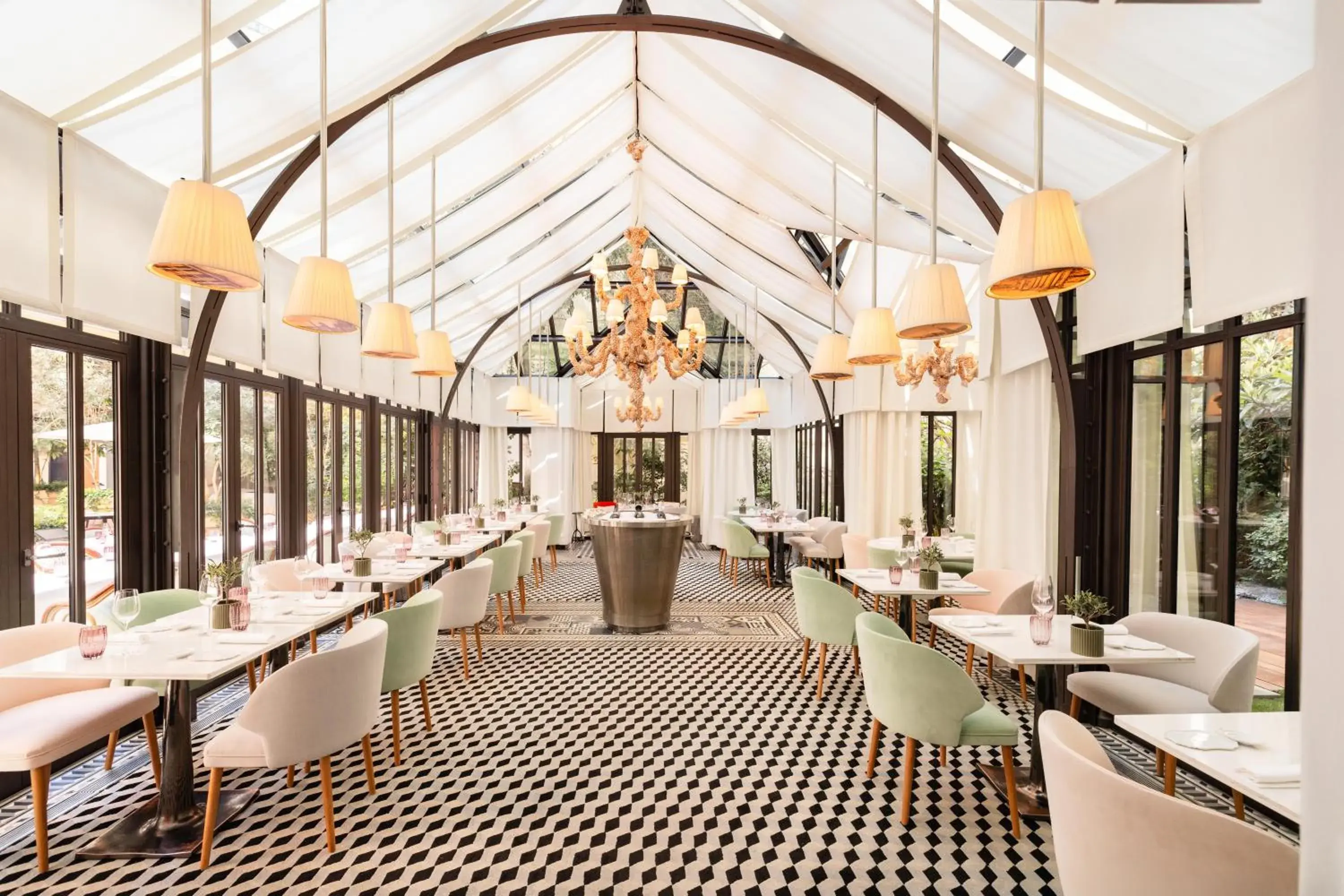Restaurant/places to eat in Hôtel Le Royal Monceau Raffles Paris Restaurant/places to eat in Hôtel Le Royal Monceau Raffles Paris