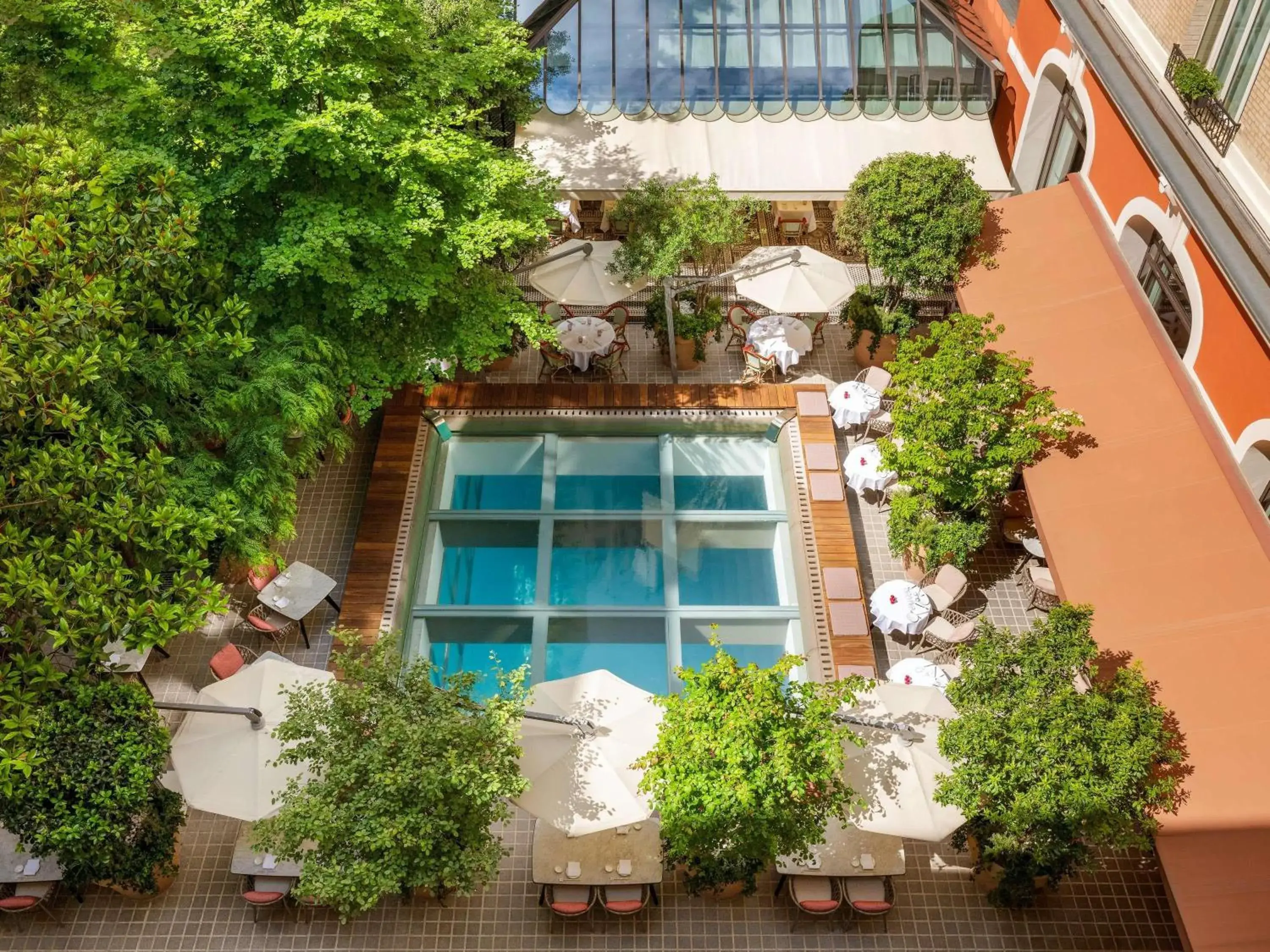 Property building in Hôtel Le Royal Monceau Raffles Paris Property building in Hôtel Le Royal Monceau Raffles Paris