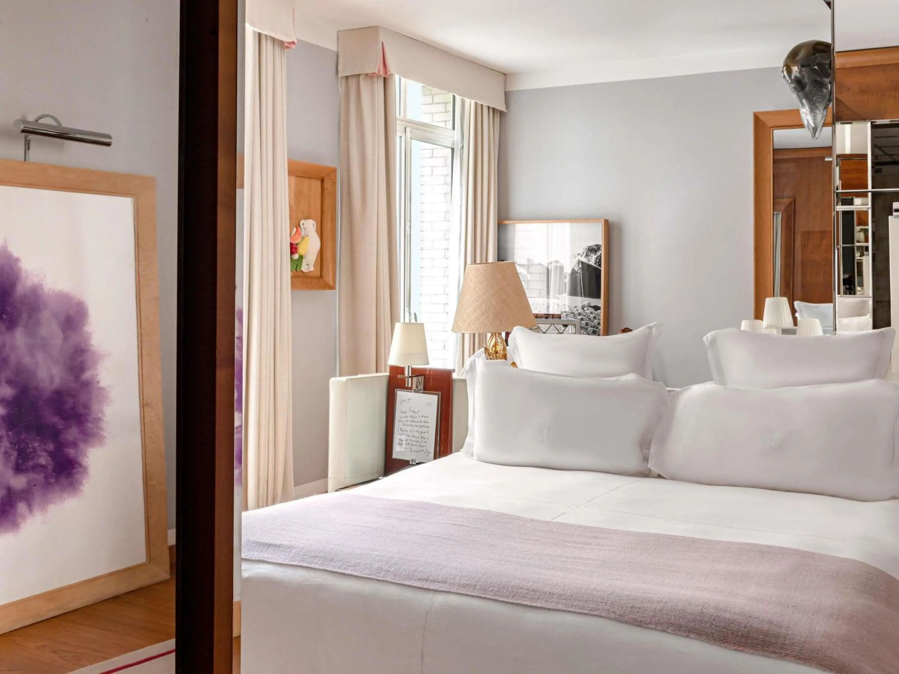 Bedroom, Bed in Hôtel Le Royal Monceau Raffles Paris