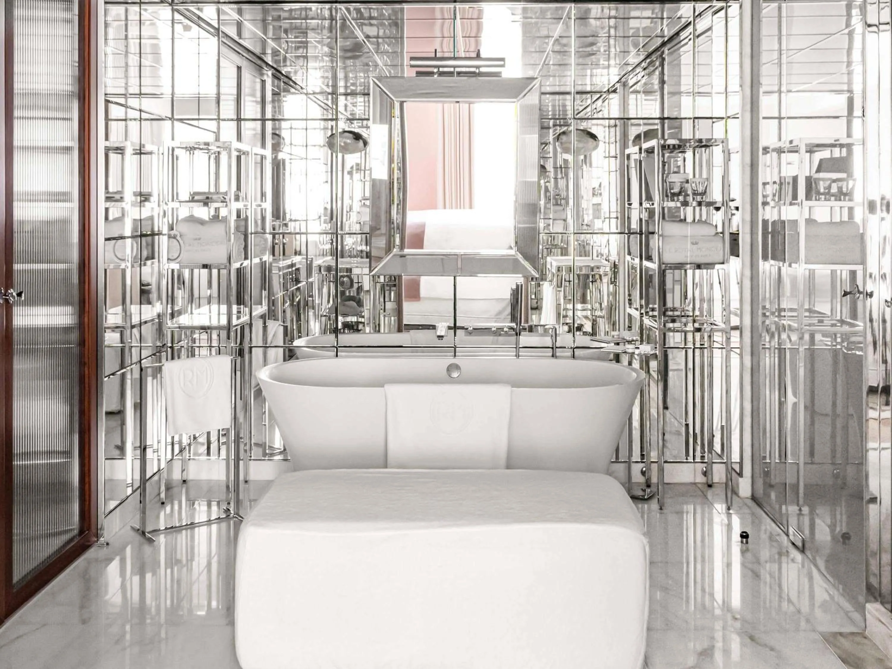 Bedroom in Hôtel Le Royal Monceau Raffles Paris