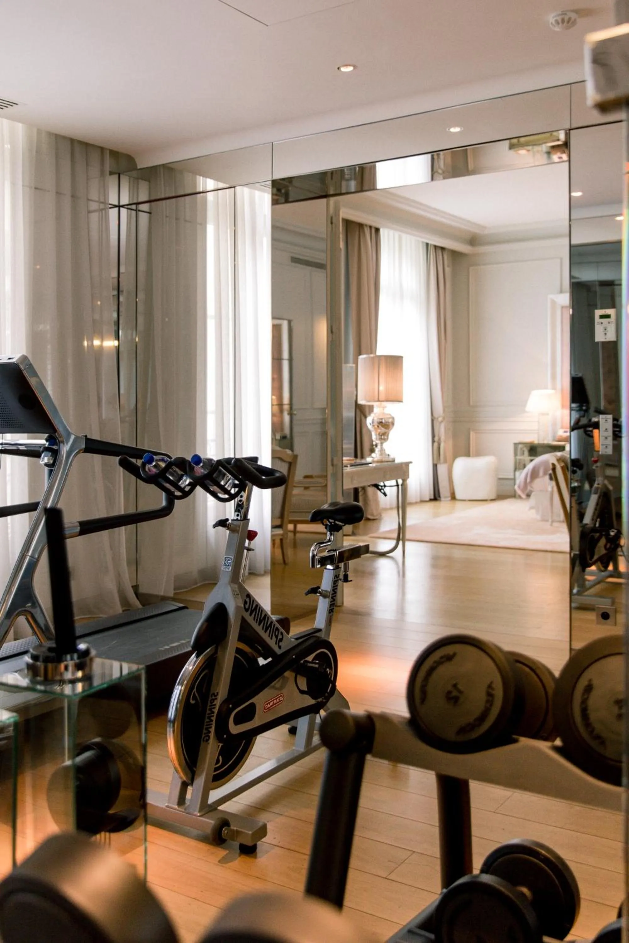 Fitness centre/facilities in Hôtel Le Royal Monceau Raffles Paris