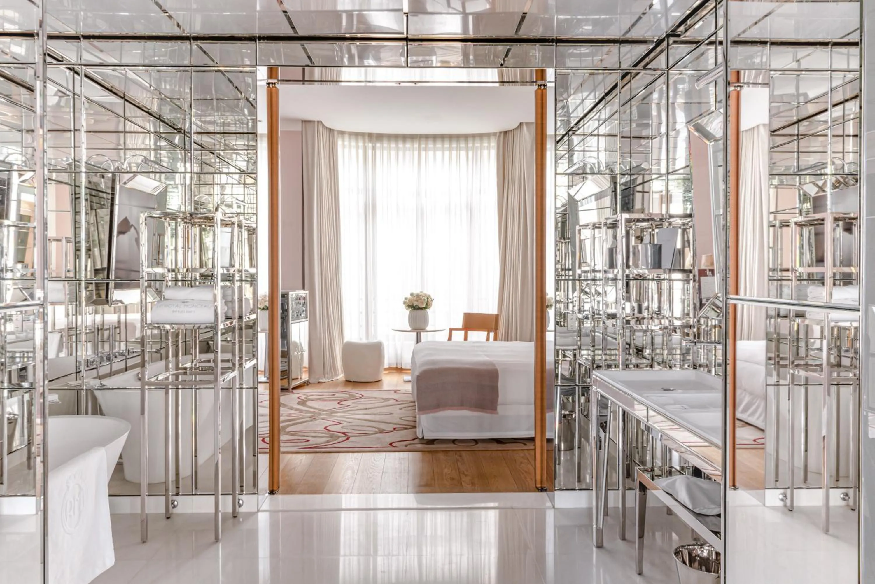 Bathroom in Hôtel Le Royal Monceau Raffles Paris