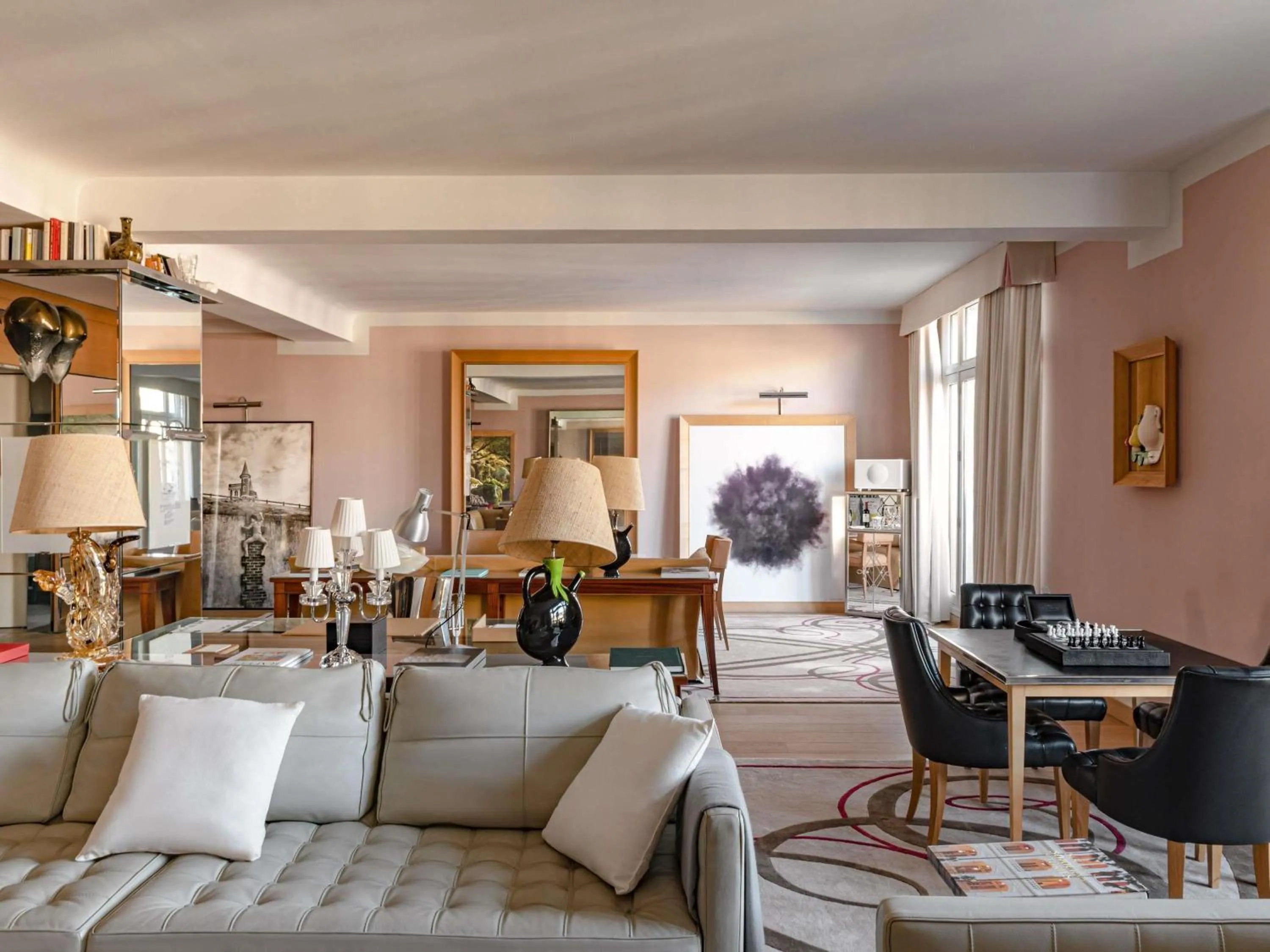 Bedroom in Hôtel Le Royal Monceau Raffles Paris