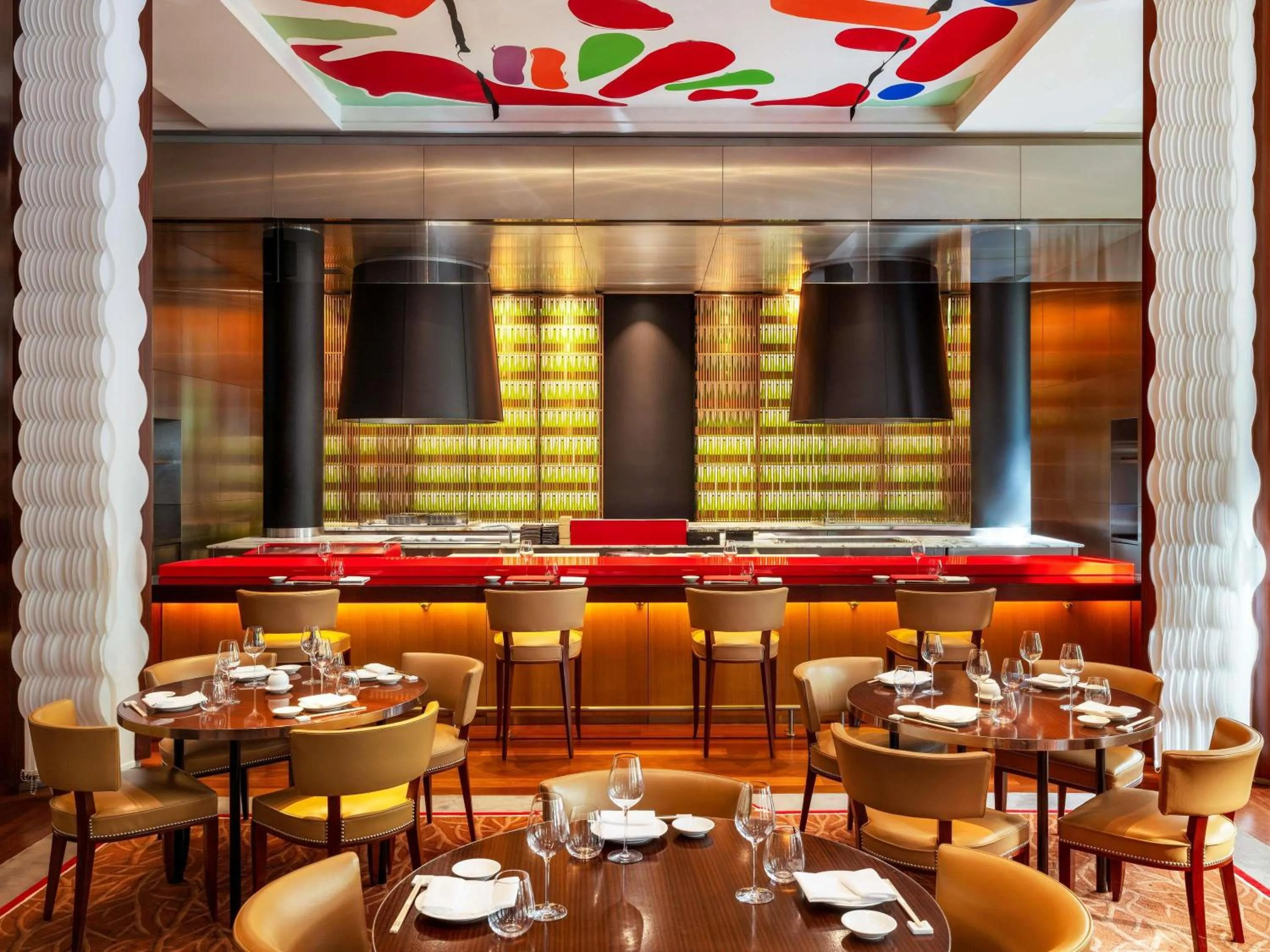 Restaurant/places to eat in Hôtel Le Royal Monceau Raffles Paris