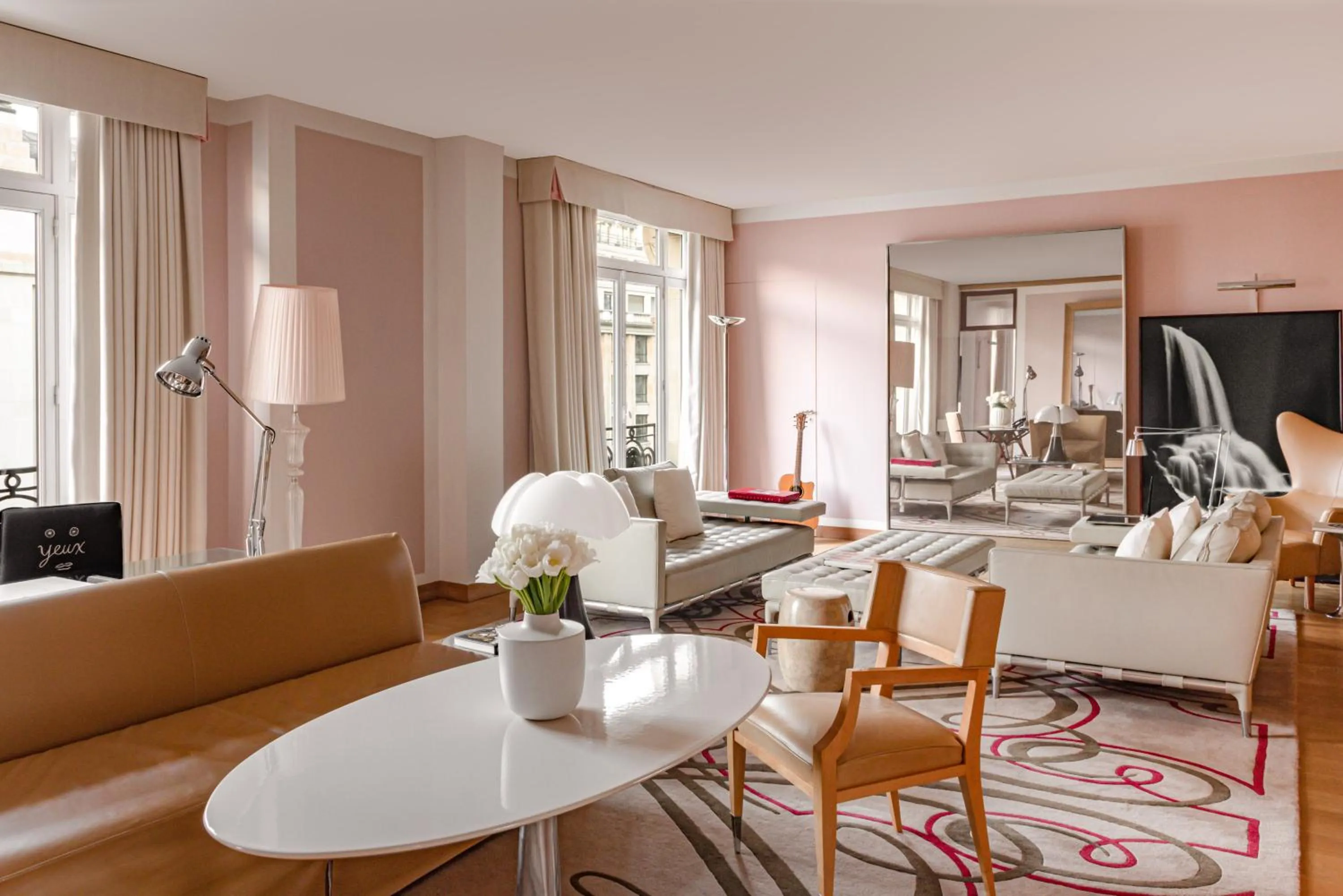 Living room in Hôtel Le Royal Monceau Raffles Paris