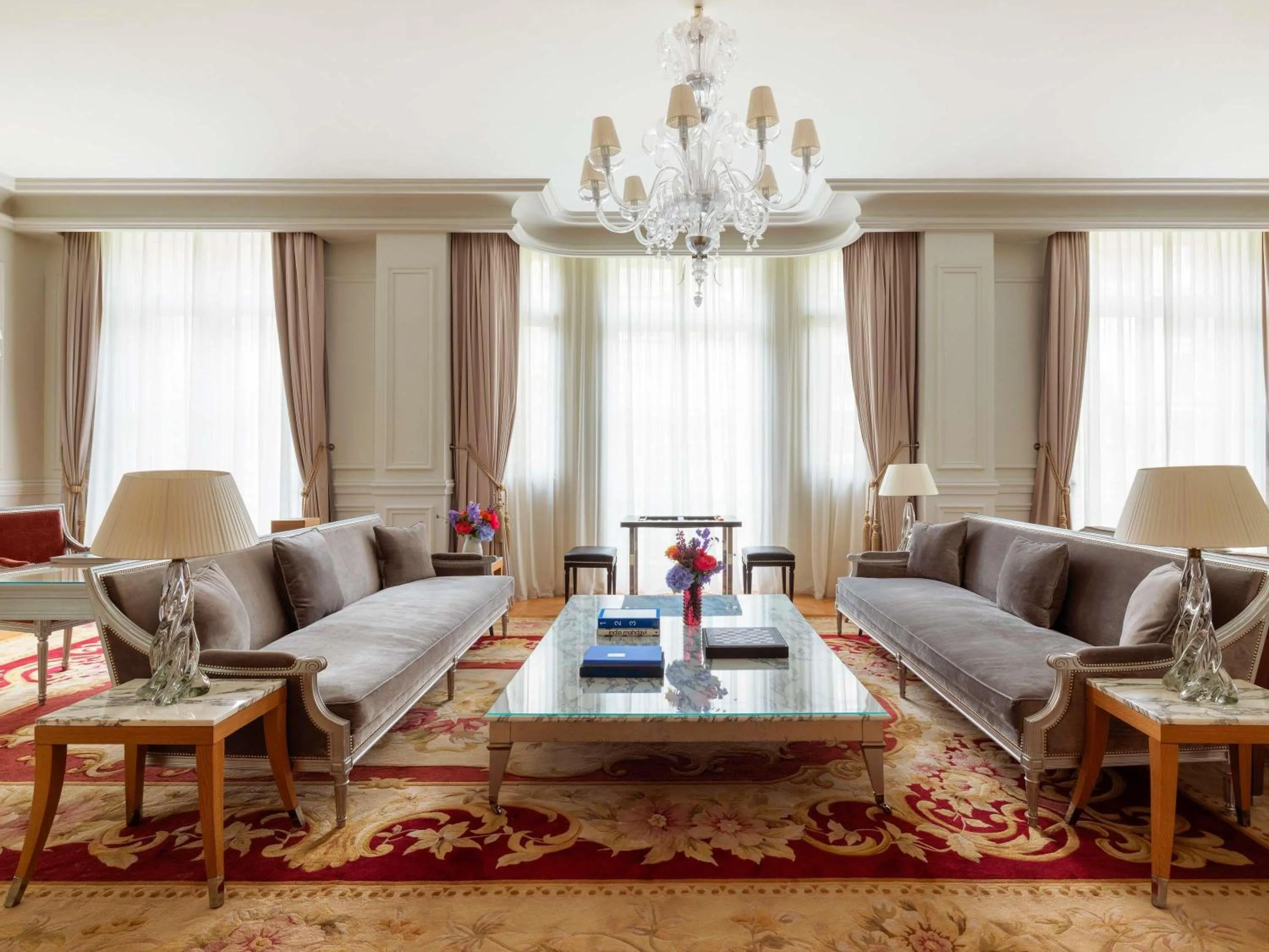 Bedroom in Hôtel Le Royal Monceau Raffles Paris