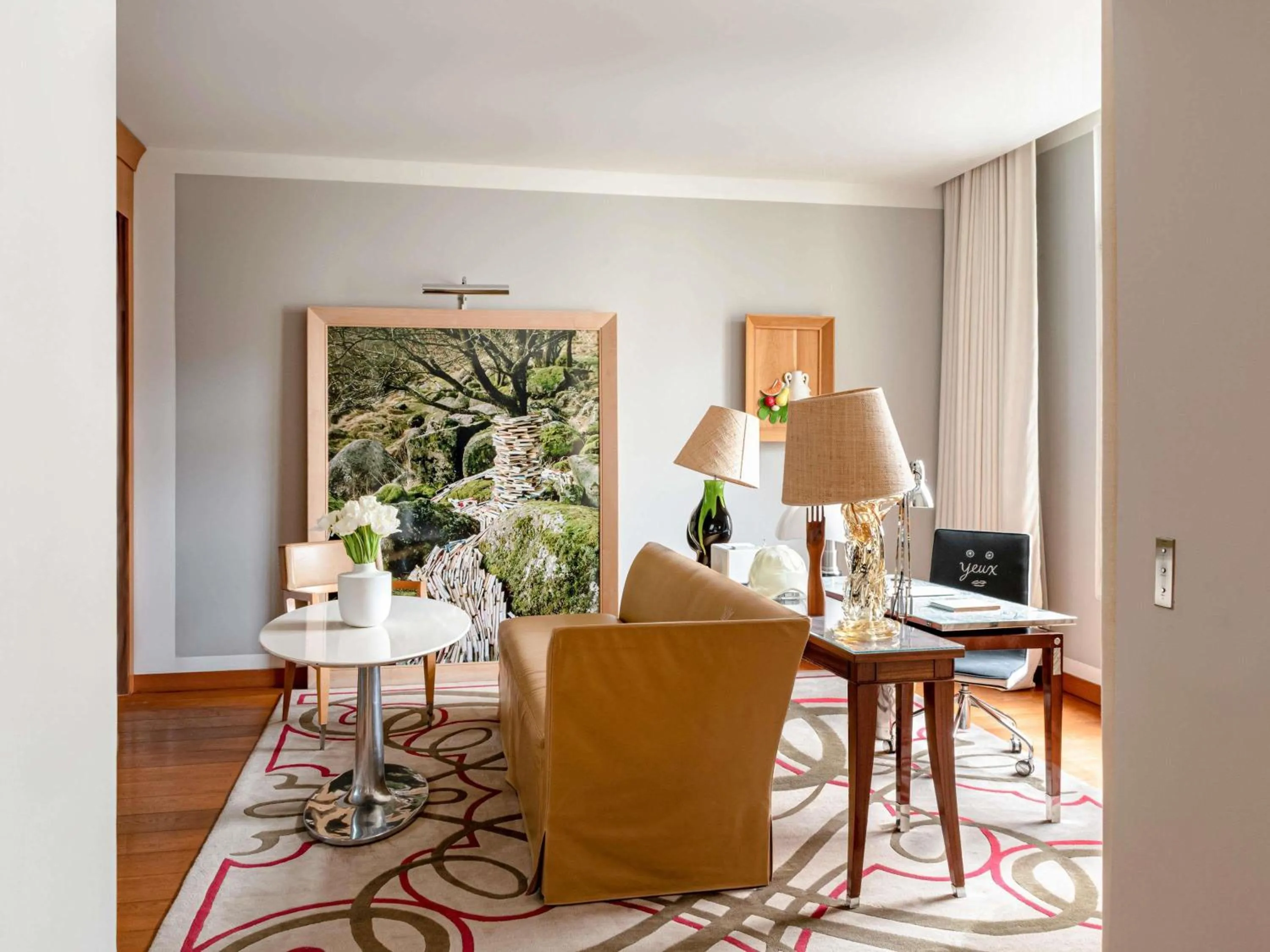 Bedroom in Hôtel Le Royal Monceau Raffles Paris