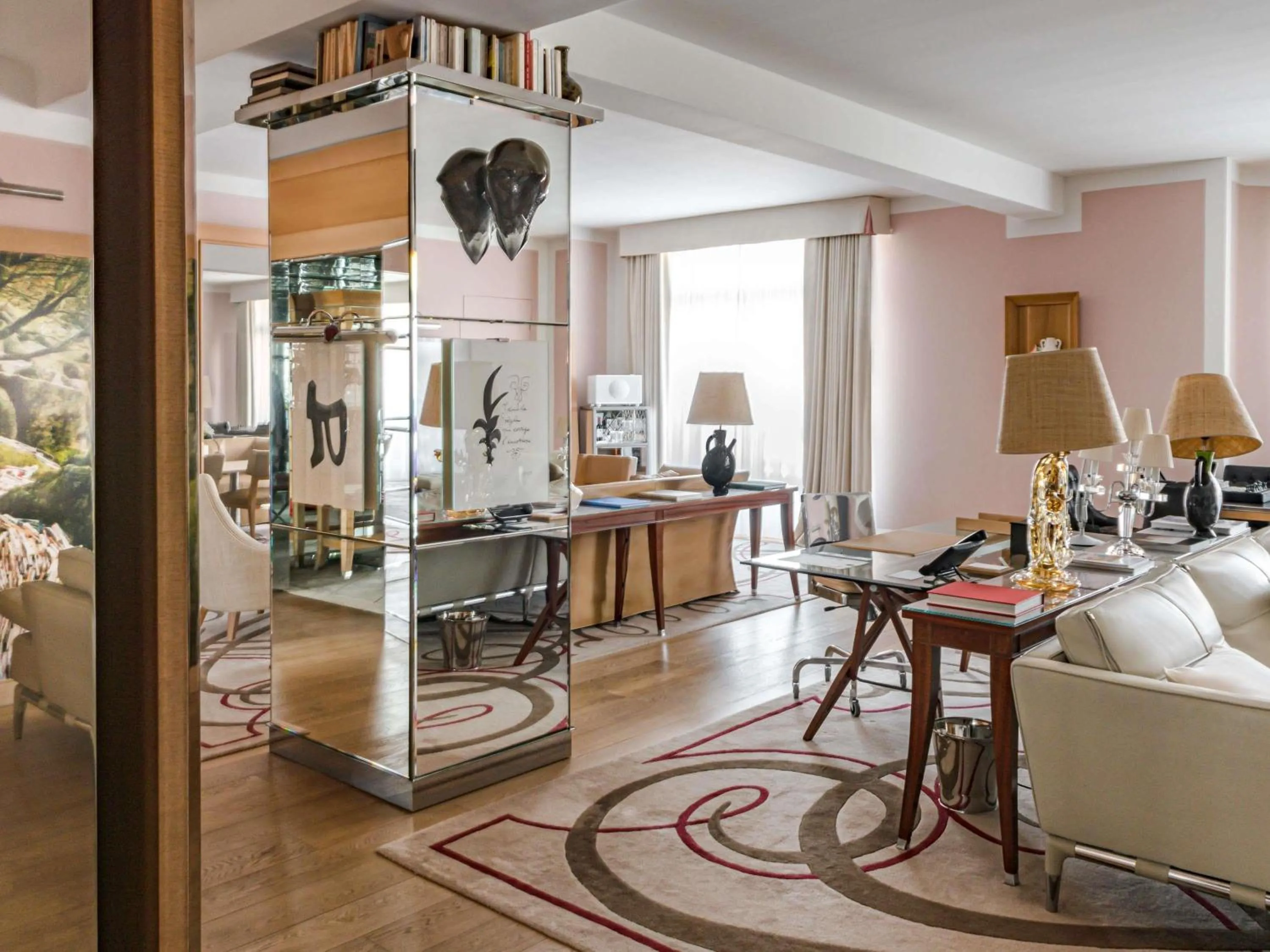 Bedroom in Hôtel Le Royal Monceau Raffles Paris