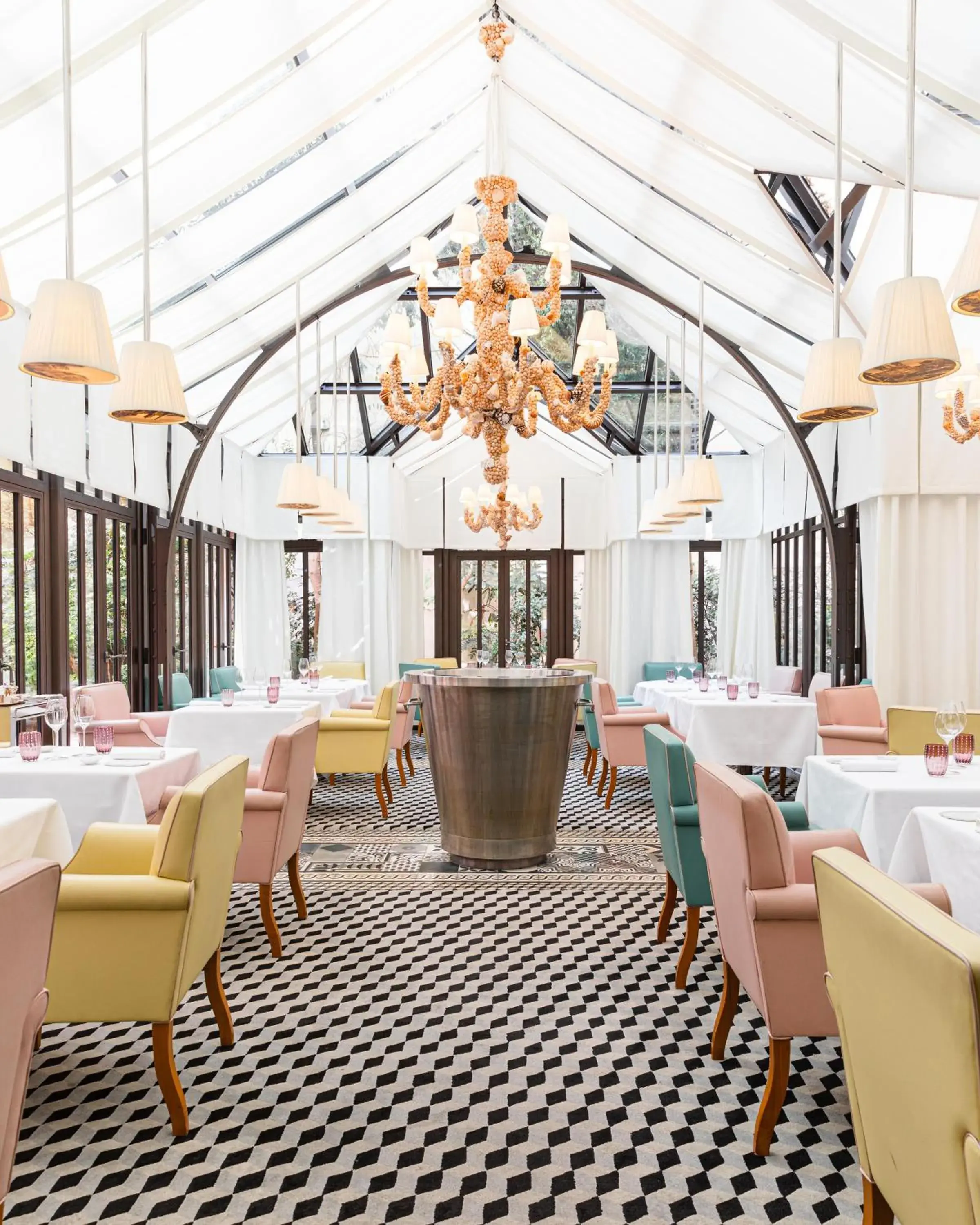 Restaurant/places to eat in Hôtel Le Royal Monceau Raffles Paris Restaurant/places to eat in Hôtel Le Royal Monceau Raffles Paris