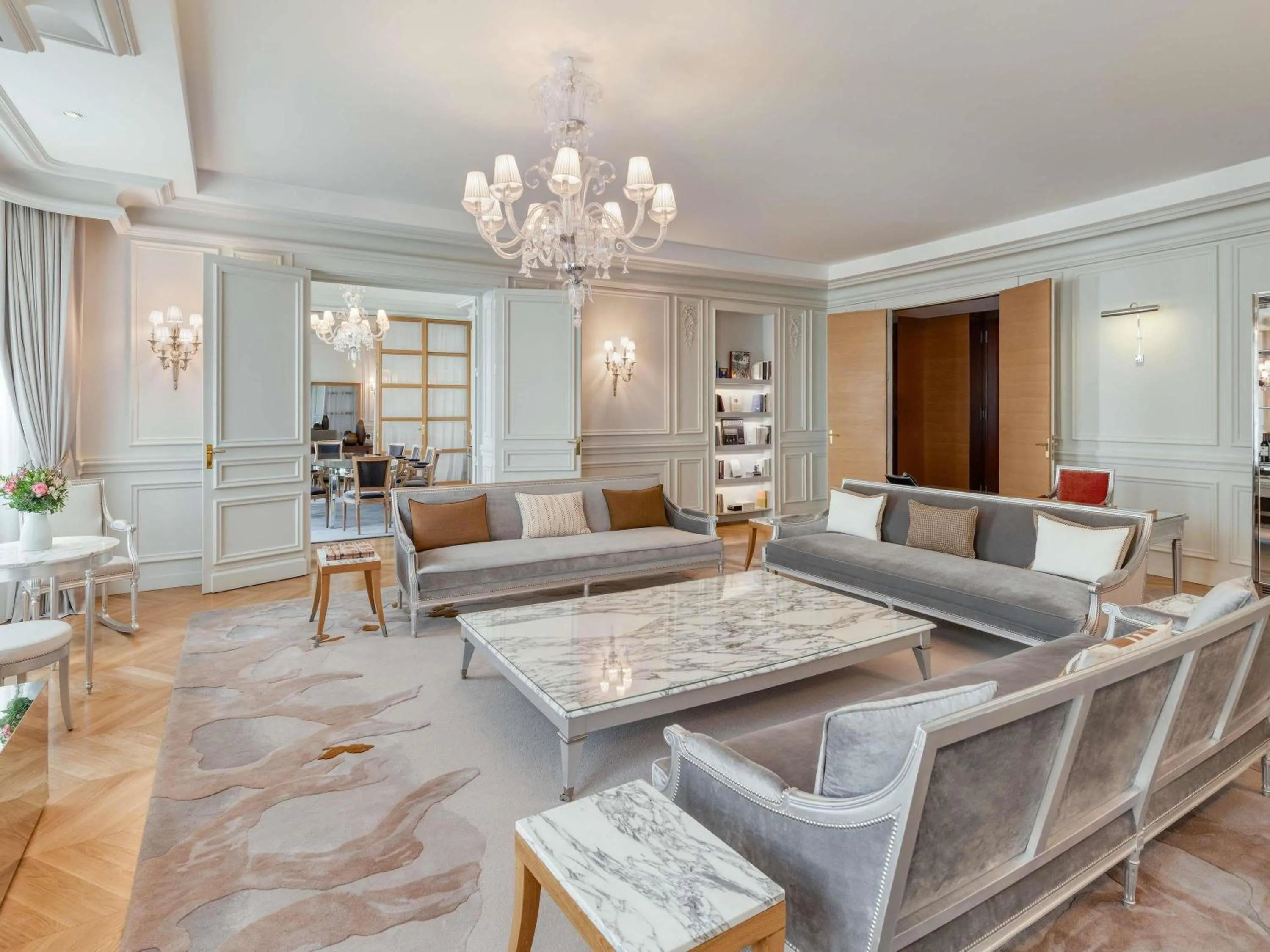 Bedroom in Hôtel Le Royal Monceau Raffles Paris