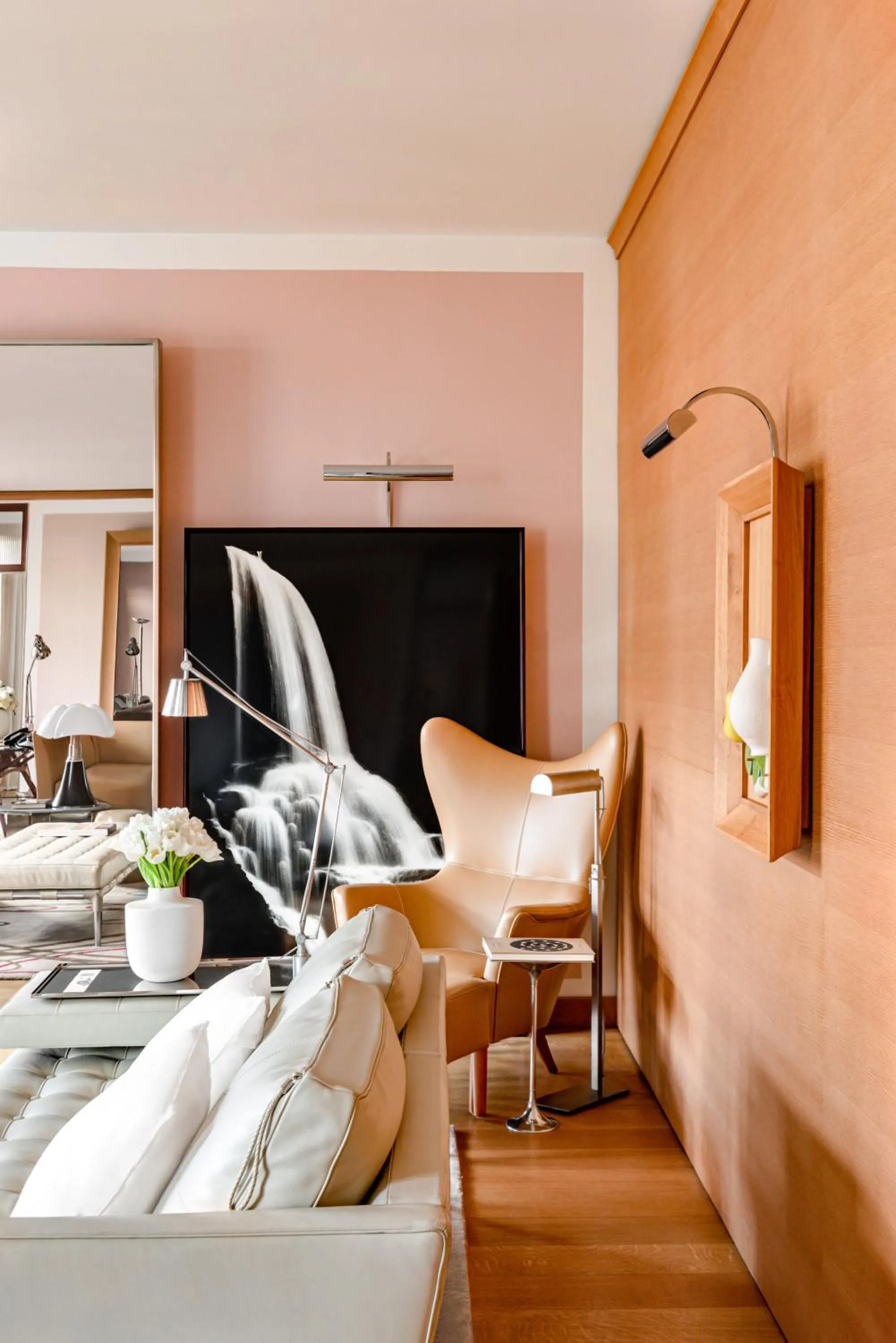 Living room in Hôtel Le Royal Monceau Raffles Paris