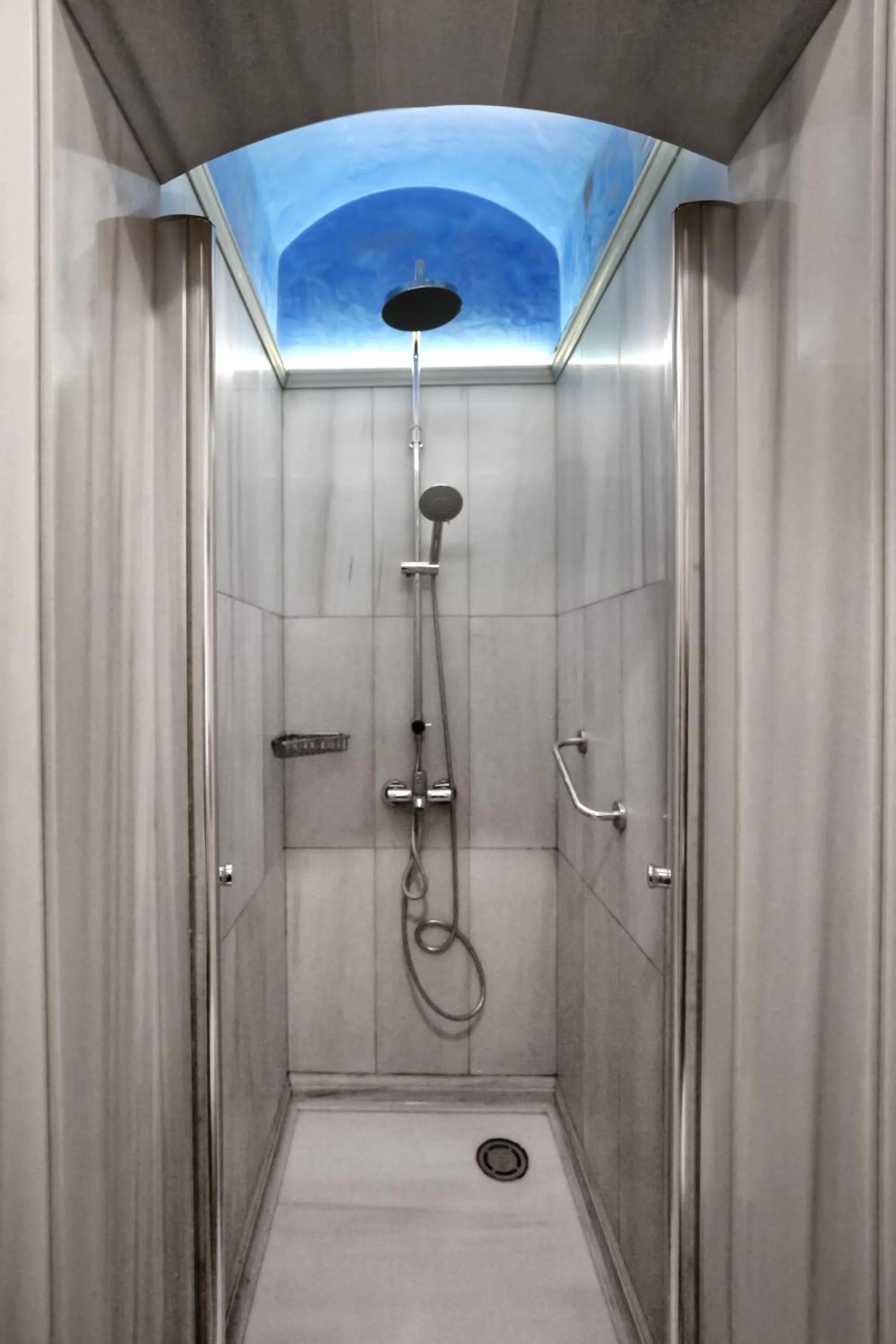 Bathroom in Meroddi Galata Flats