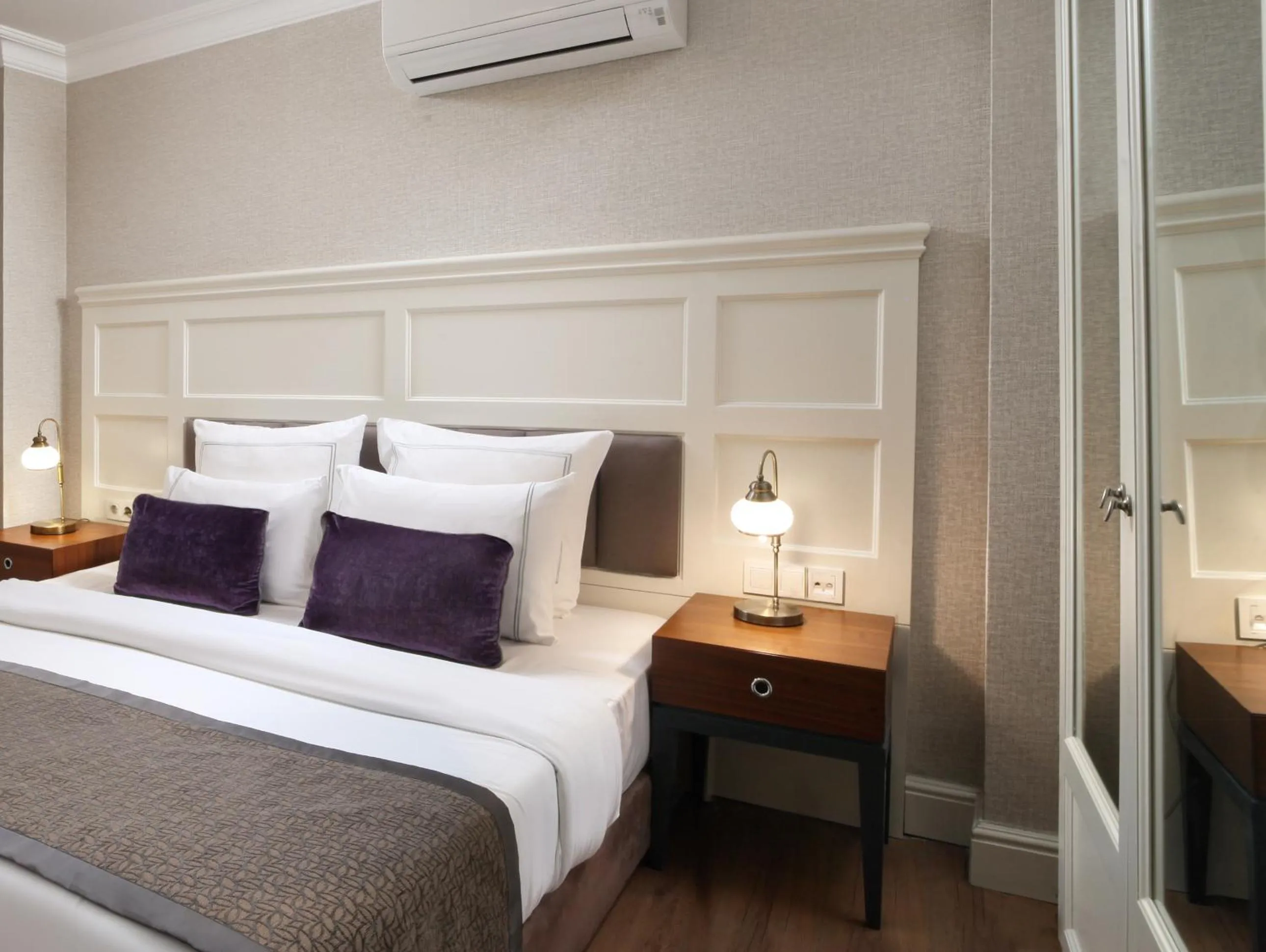 Bedroom, Bed in Meroddi Galata Flats