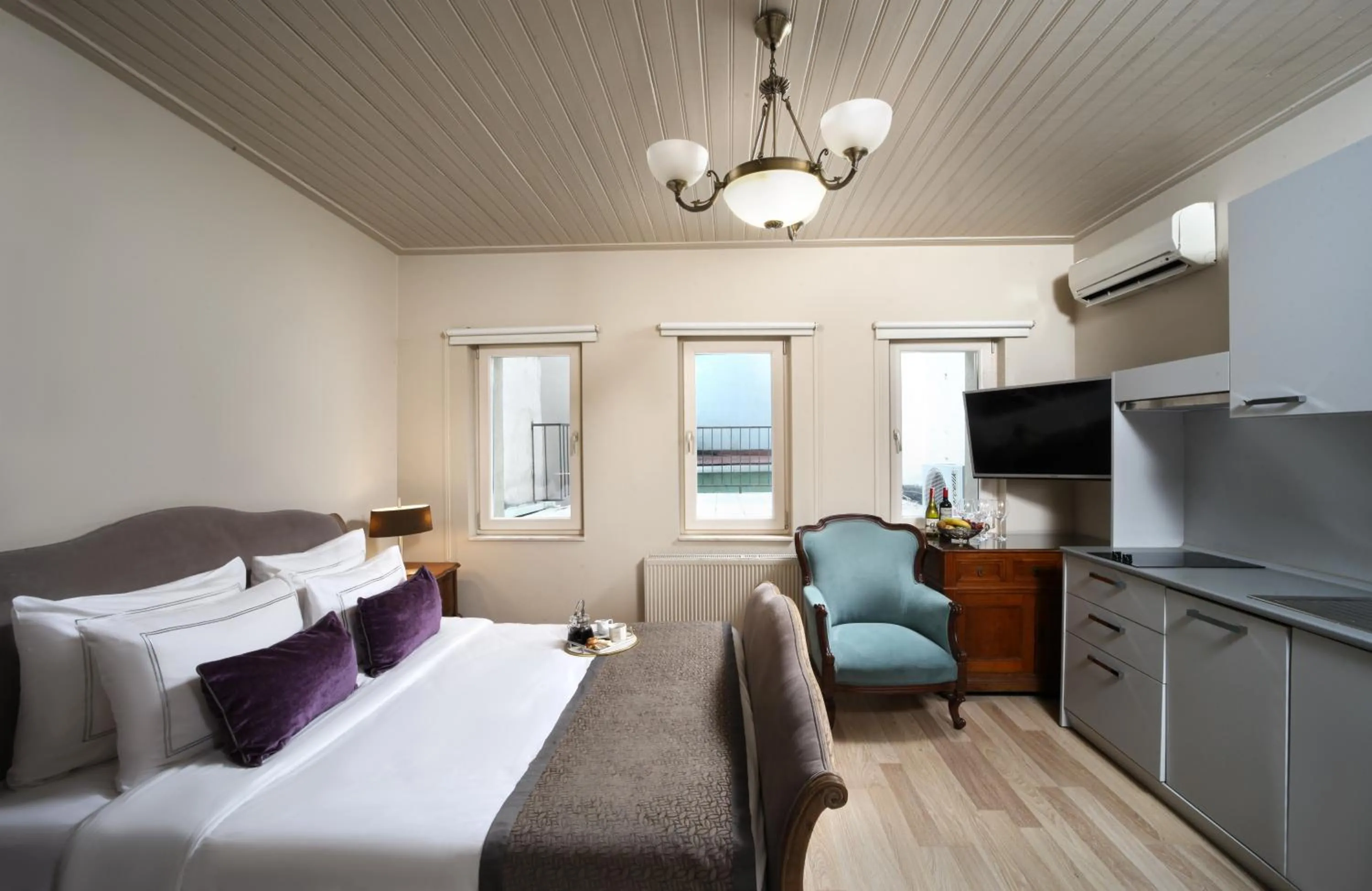 Bed in Meroddi Galata Flats
