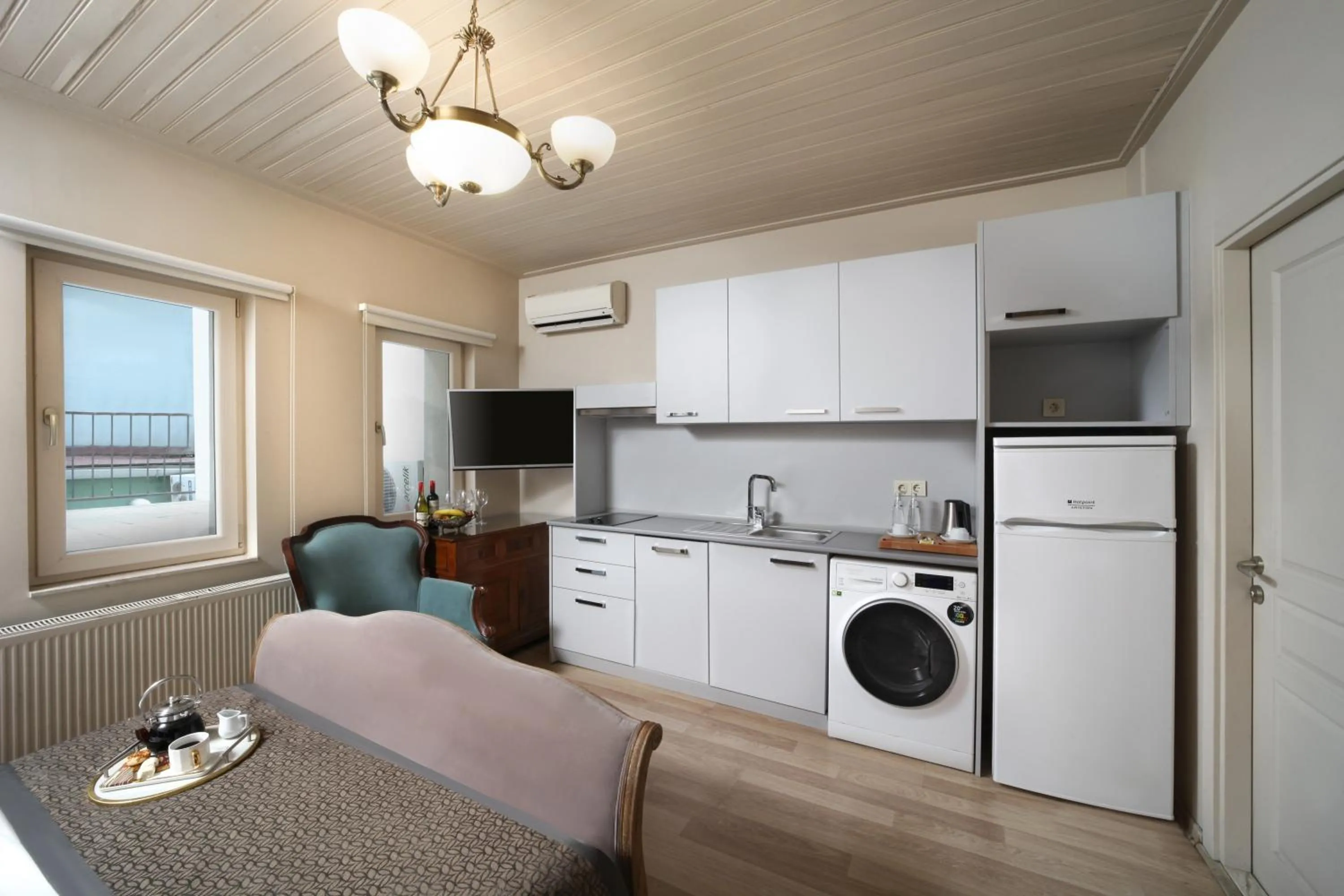 Kitchen or kitchenette in Meroddi Galata Flats
