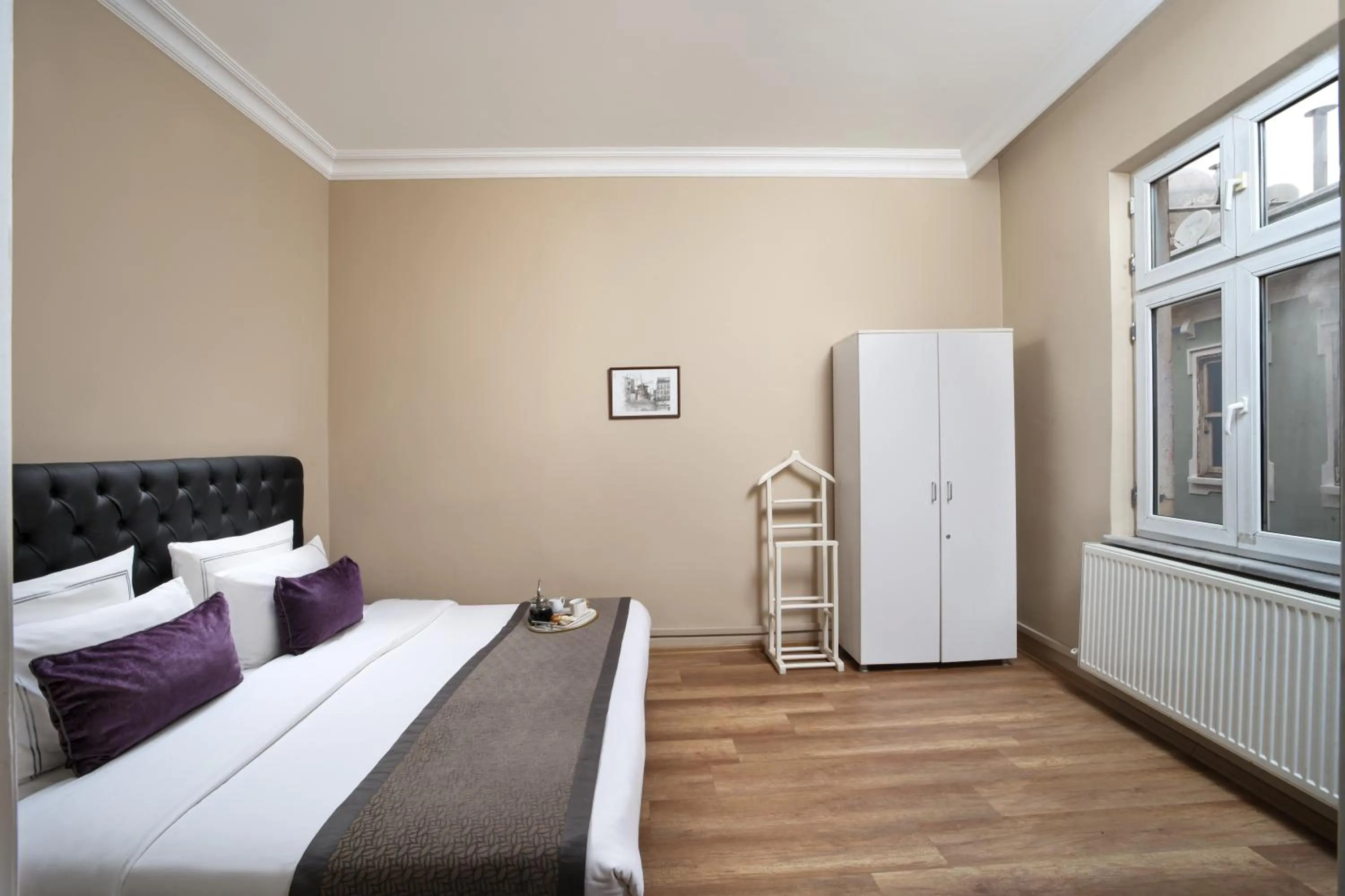 Bed in Meroddi Galata Flats