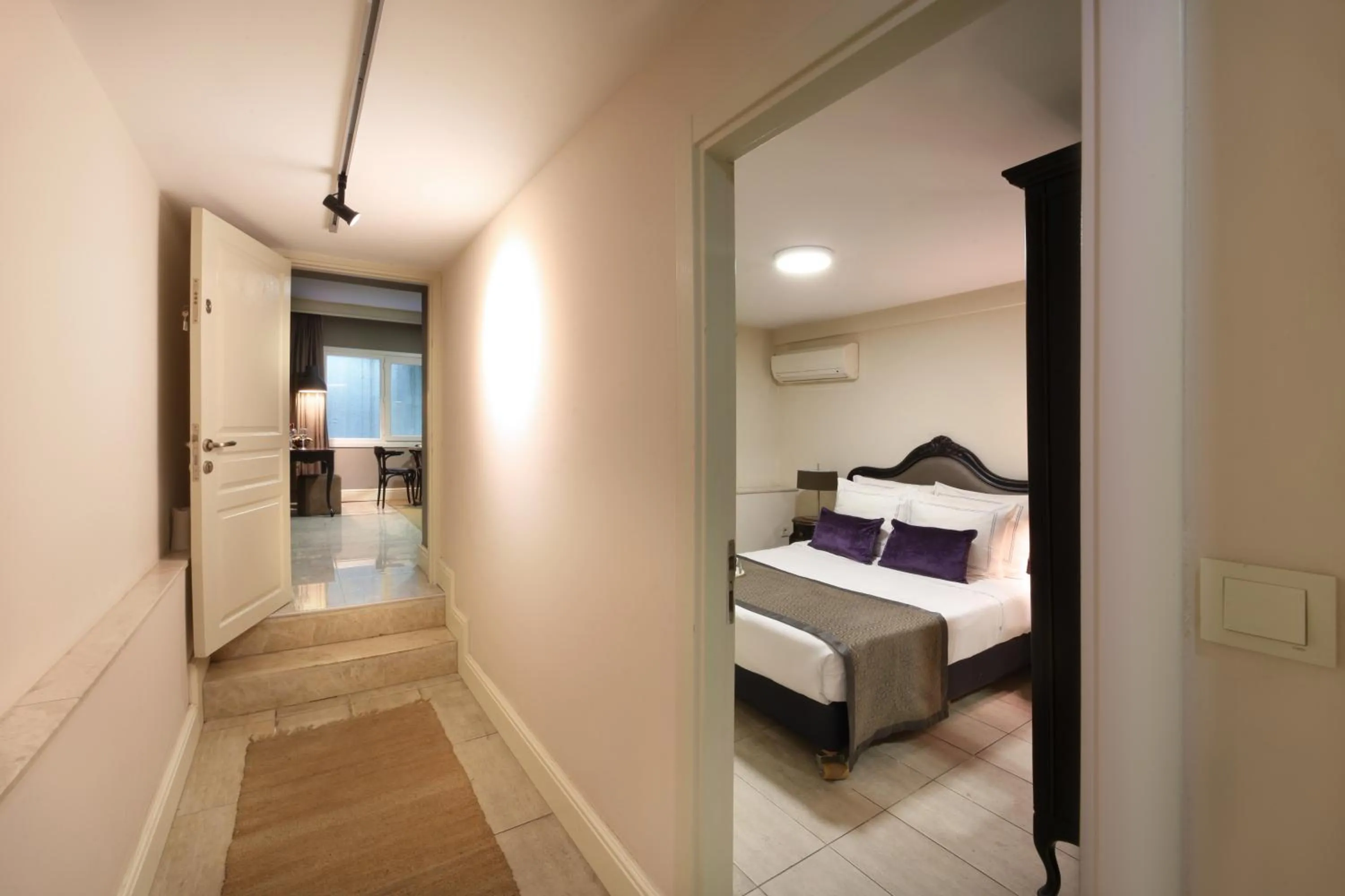 Bed in Meroddi Galata Flats