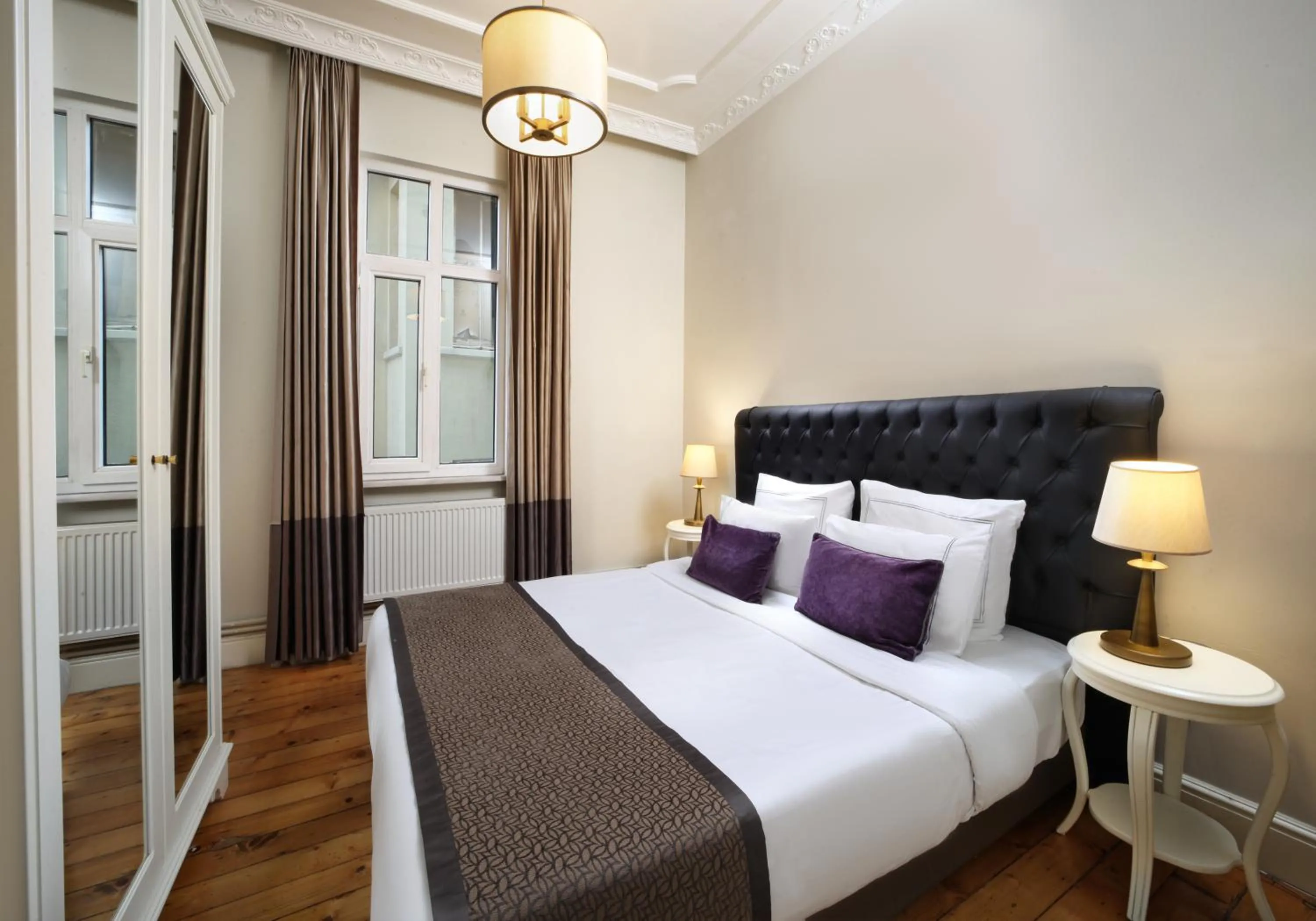 Bed in Meroddi Galata Flats