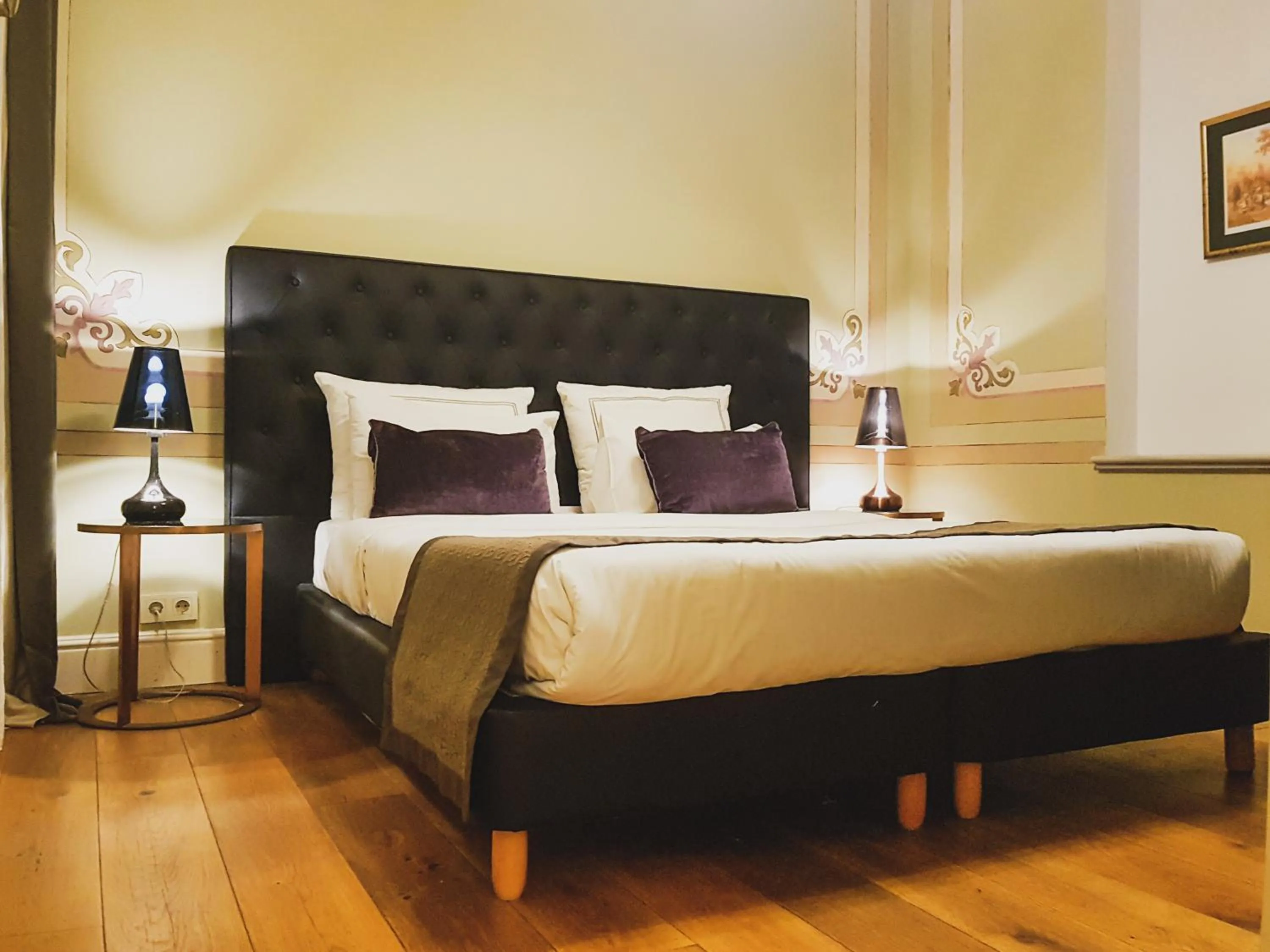 Bed in Meroddi Galata Flats