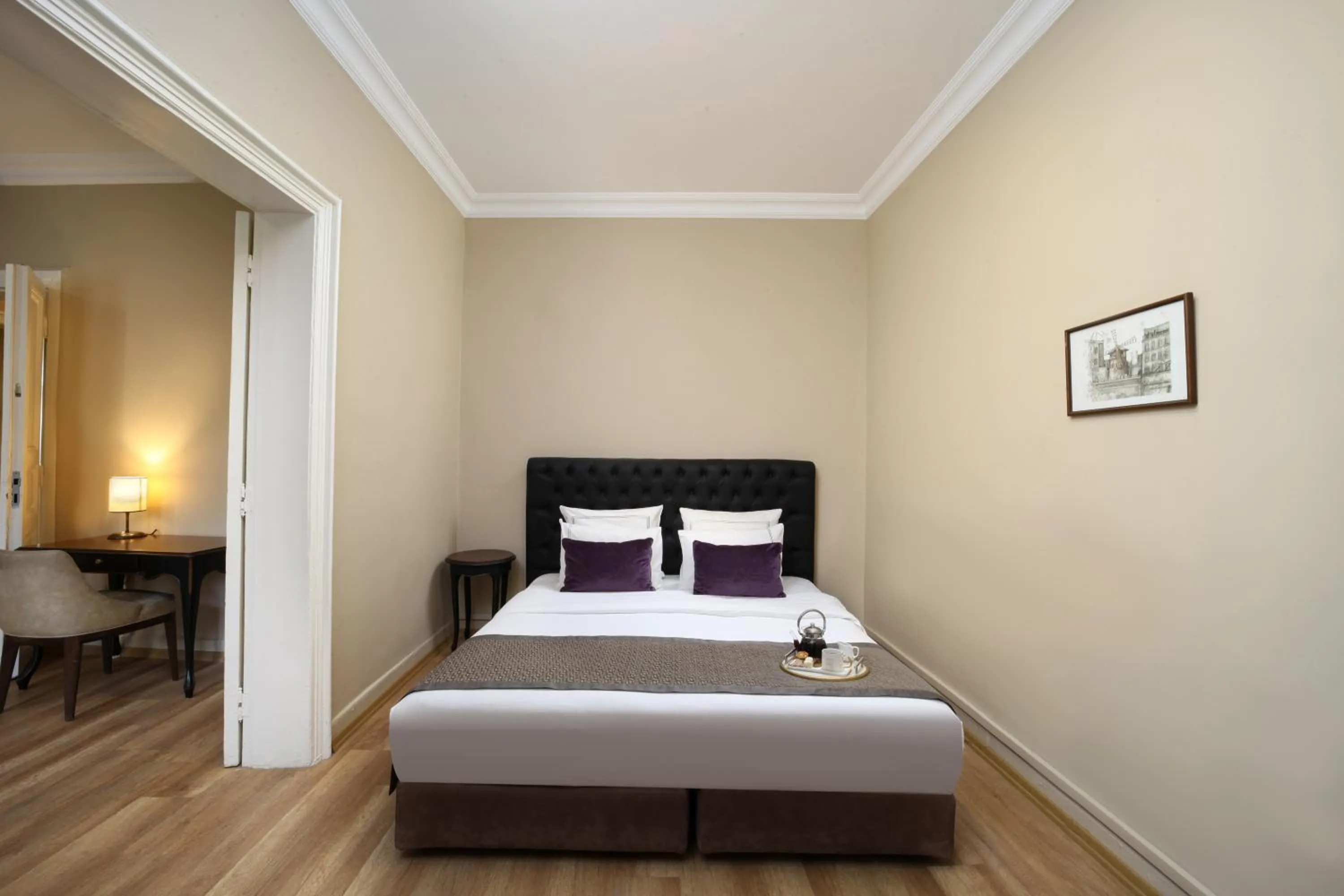 Bed in Meroddi Galata Flats