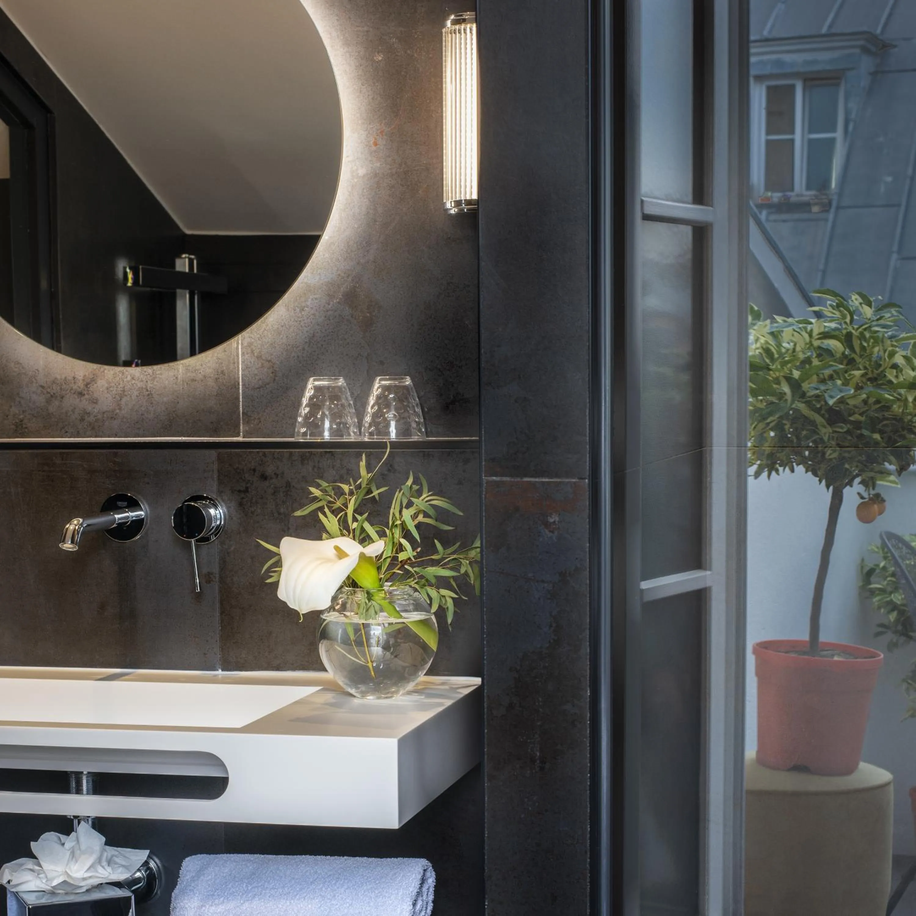 Bathroom in Hotel Cambon