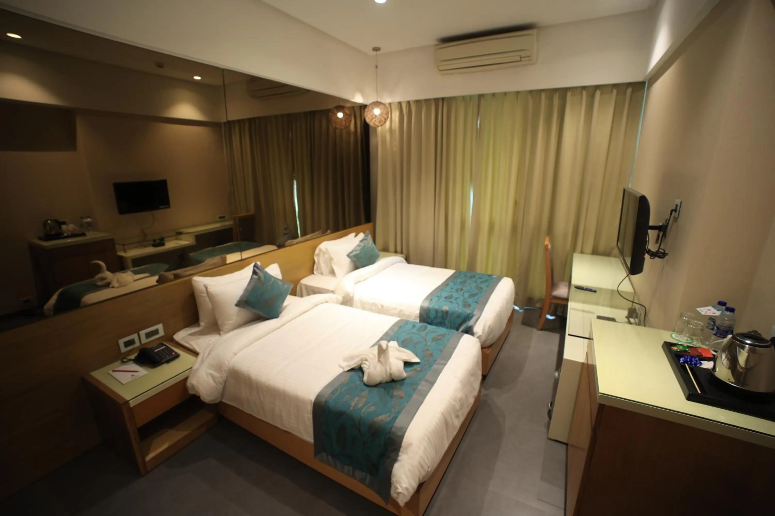 Photo of the whole room, Bed in The Byke Delotel